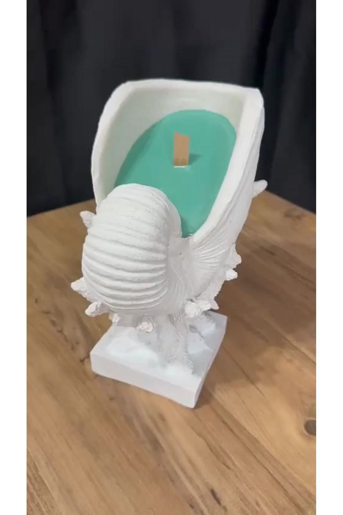 FU GLOWIS Limited Edition - Büyük Boy Mercan Ve Kabuğu Formlu Dekoratif Heykel Objede Kokulu Mum - Özel Seri