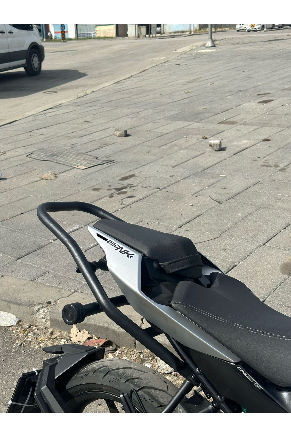 İnan NK 250 UYUMLU ÖZEL TAKOZLU KUYRUK KORUMA DEMİRİ TEKER DEMİRİ STUNT APARATI (MAT SİYAH)