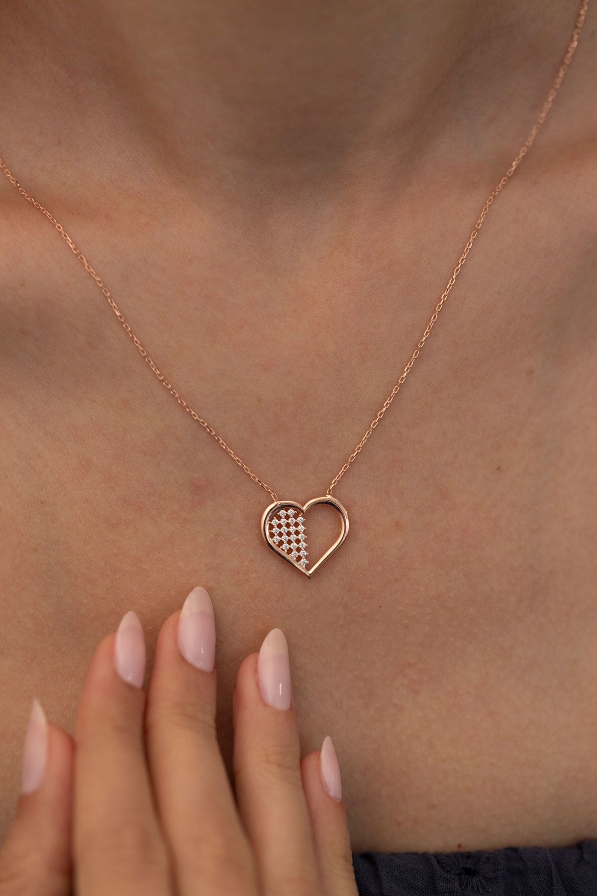 Ninova Silver Kalp Model Rose Kaplama Gümüş Zirconia Kolye