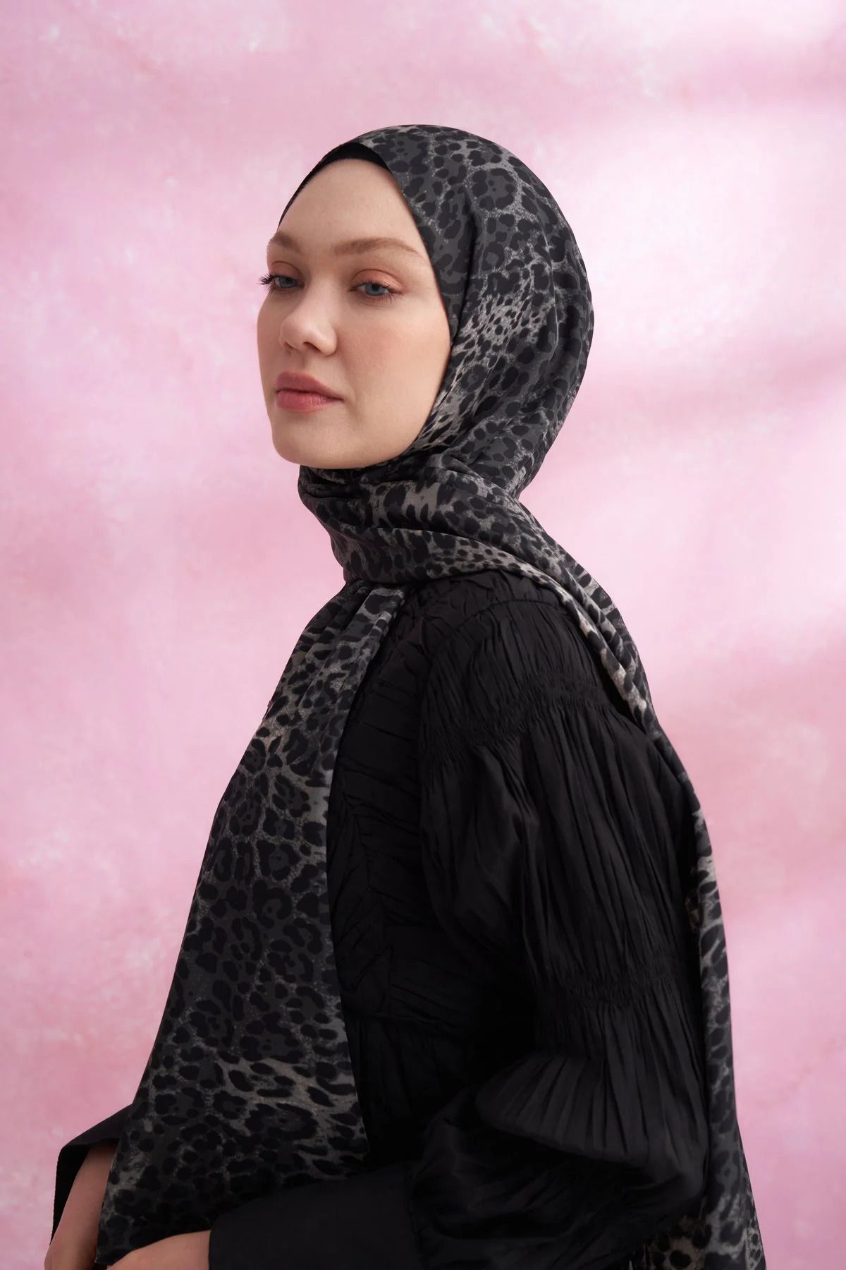 ARMANDA LEOPAR VUAL CLASSIC DESEN ŞAL - SİYAH