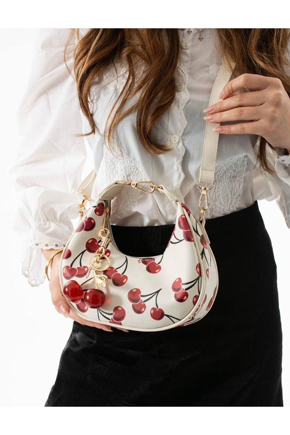 shop KİRAZLI DESENLİ CHARMLI DERİ OMUZ ÇANTA