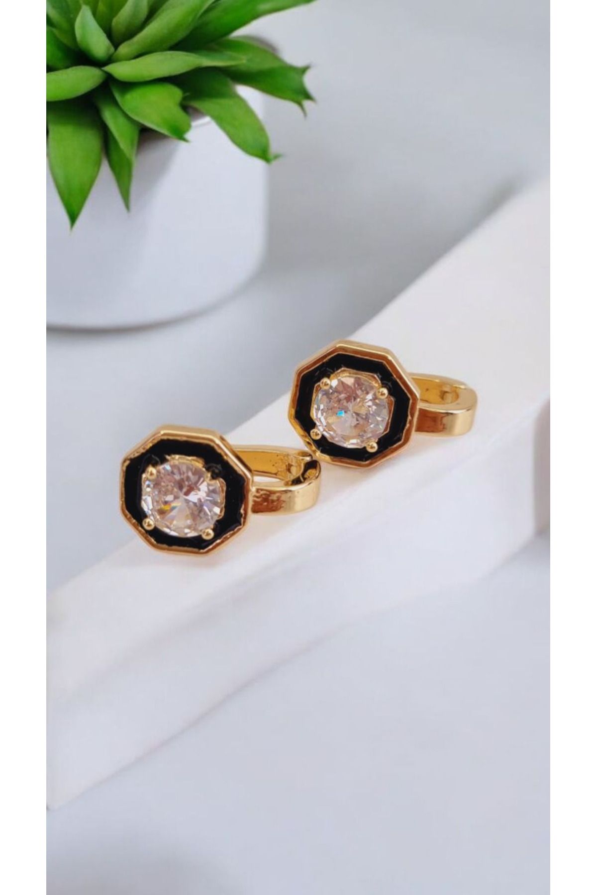 İNİTİUM Premium Seri Paslanmaz Çelik Taşlı Gold Küpe