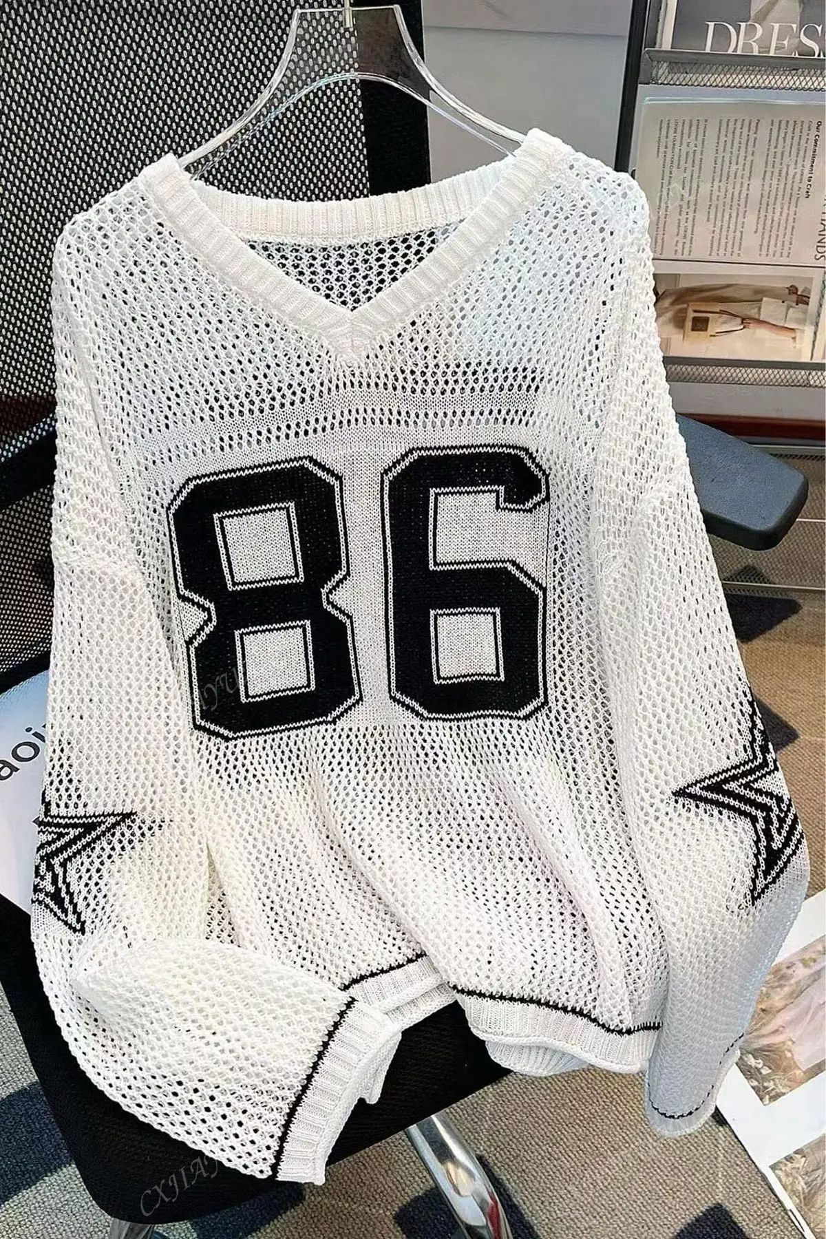 Moibody Boston 86 File Triko Kazak Oversize Yıldız Desenli Kadın Kazak – Beyaz/Siyah/Kahverengi