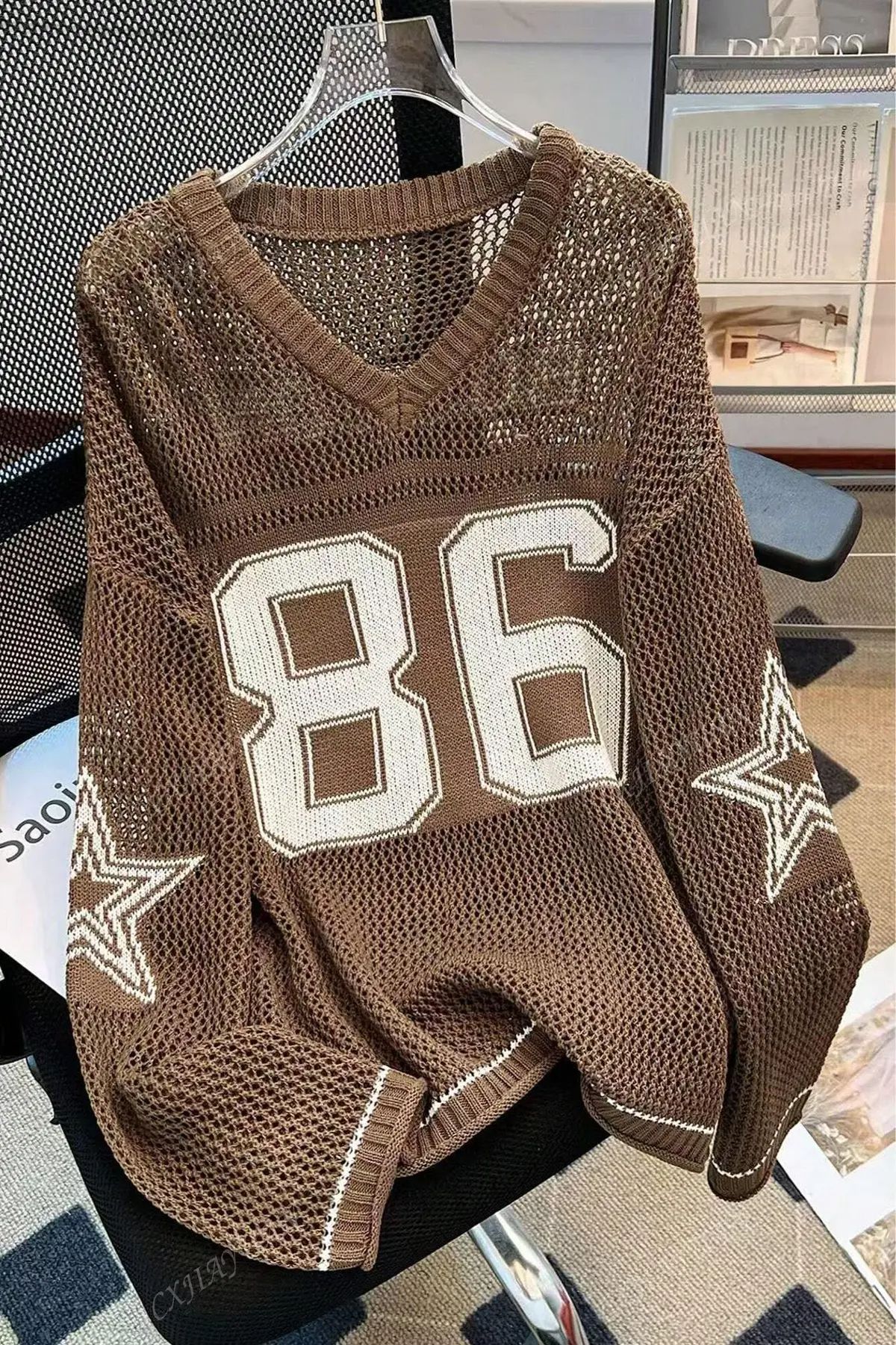 Moibody Boston 86 File Triko Kazak Oversize Yıldız Desenli Kadın Kazak – Beyaz/Siyah/Kahverengi