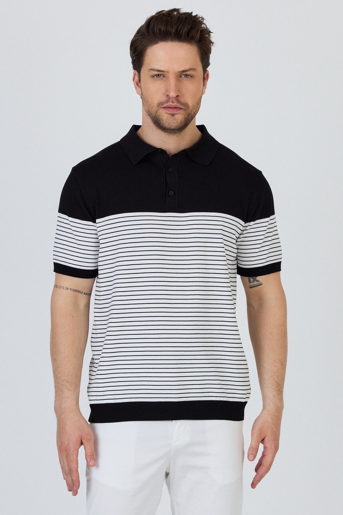 Frappoli JAEN Erkek Siyah-Beyaz Pamuk Karışımlı Kendinden Çizgili Slim Fit Polo Yaka Triko T-Shirt