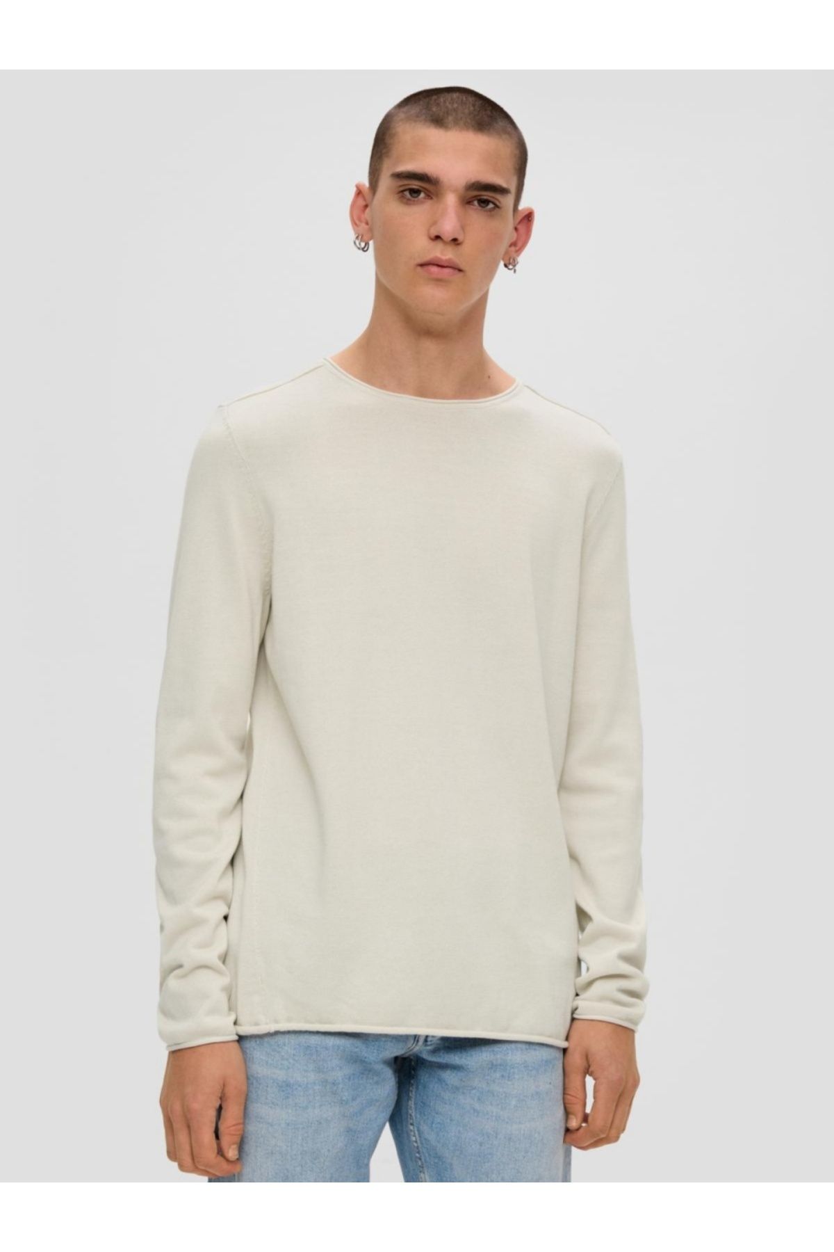 QS by s.Oliver-Men's slim sweater, with a scoop neck, Light gray 1