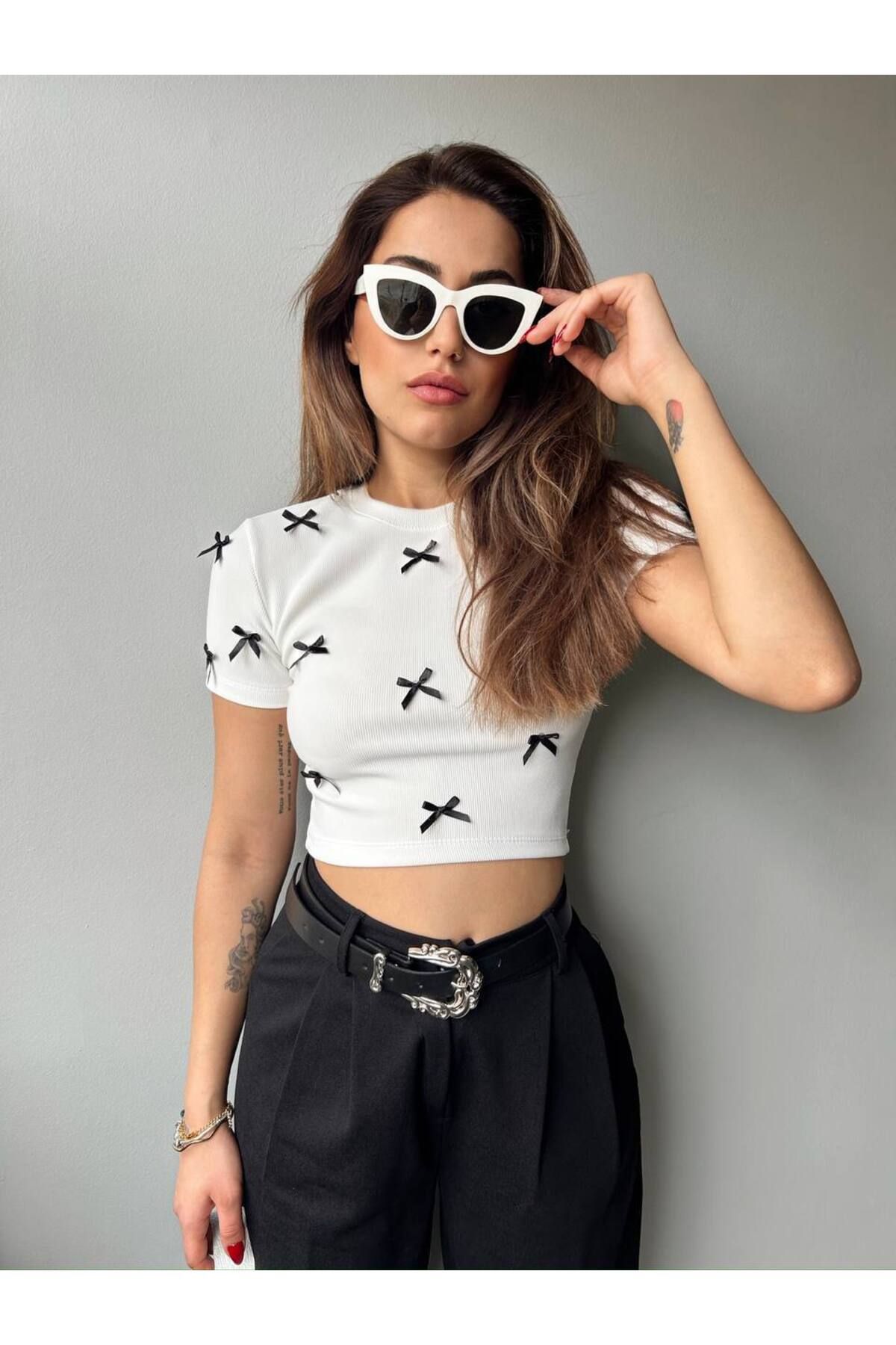 EMA VİBE KISA KOL OTTOMAN FİYONKLU BLUZ