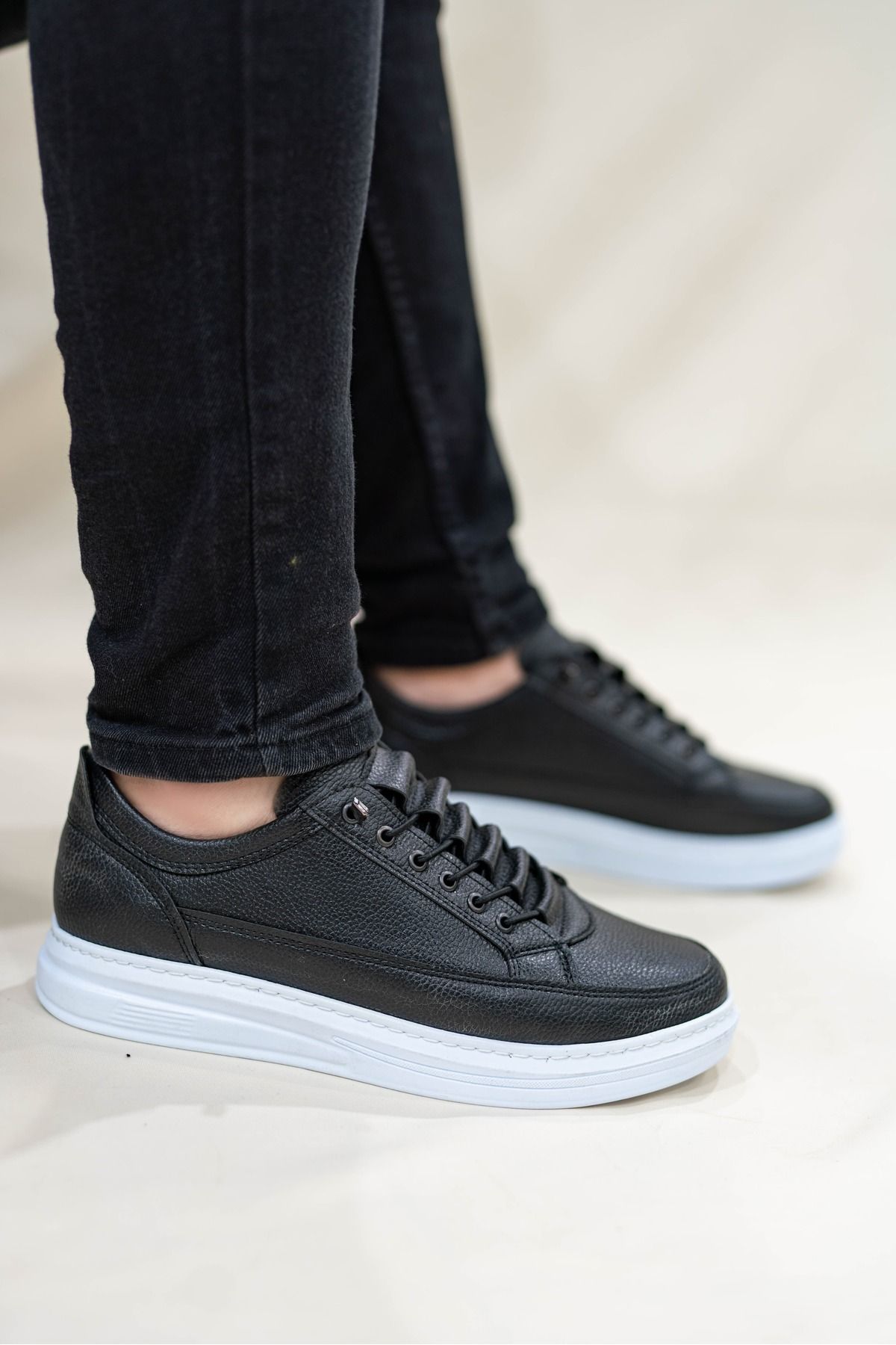 Nubbock Erkek Siyah Beyaz Sade Lastikli Günlük Casual Ayakkabı Sneaker NK4056
