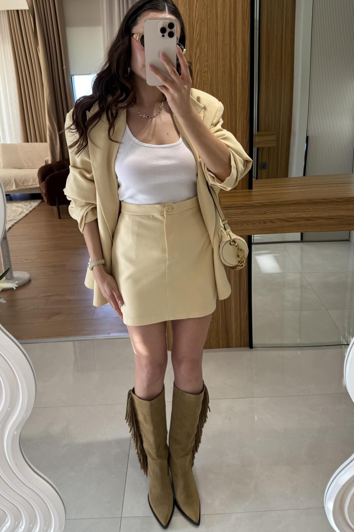 Gizem Ecemiş Pargeo Sarı Keten Şort Etek Blazer Takım