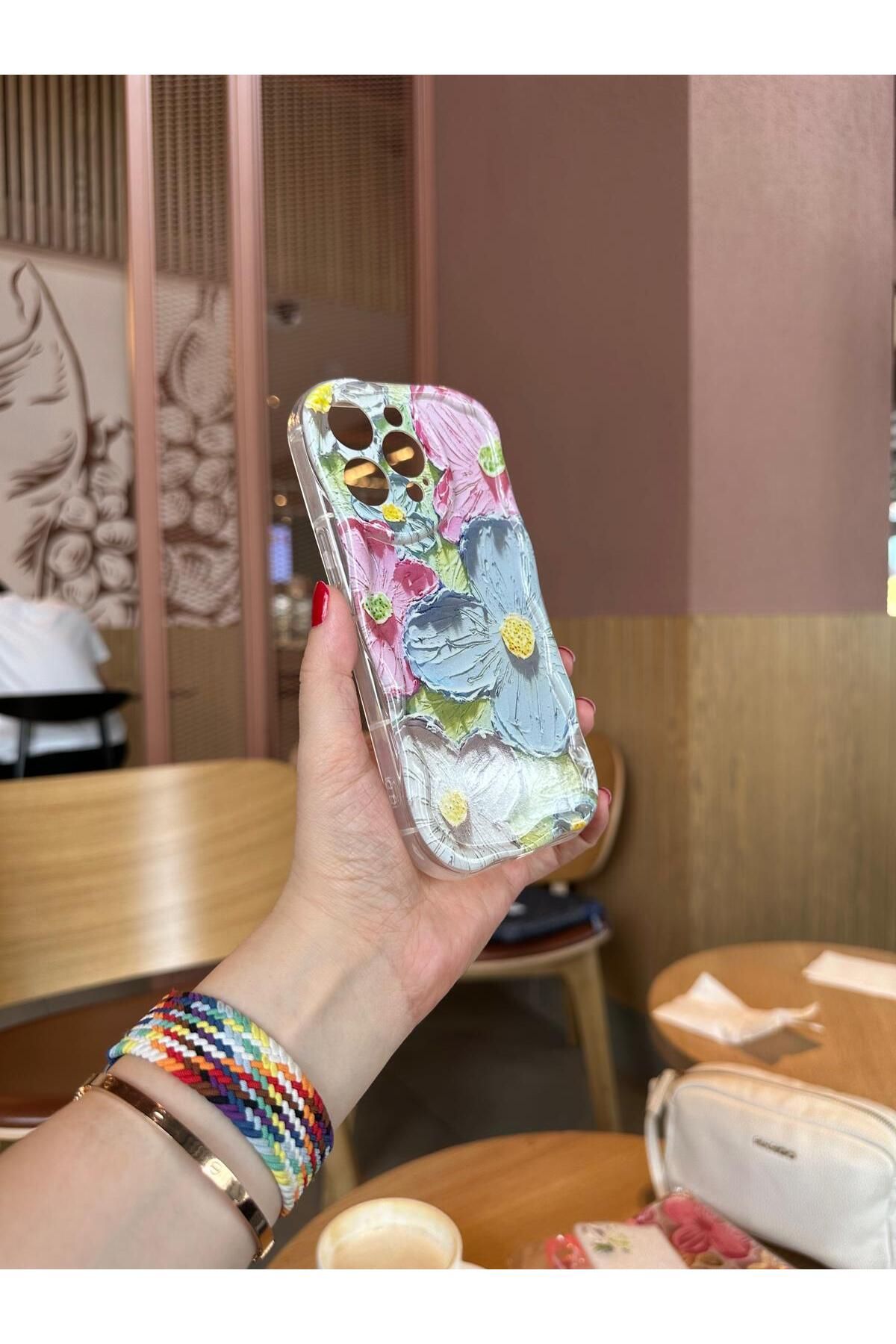 Serena Company iPhone 15 Pro Max Çiçek Desenli Mavi Pembe Kıvrımlı Telefon Kılıfı