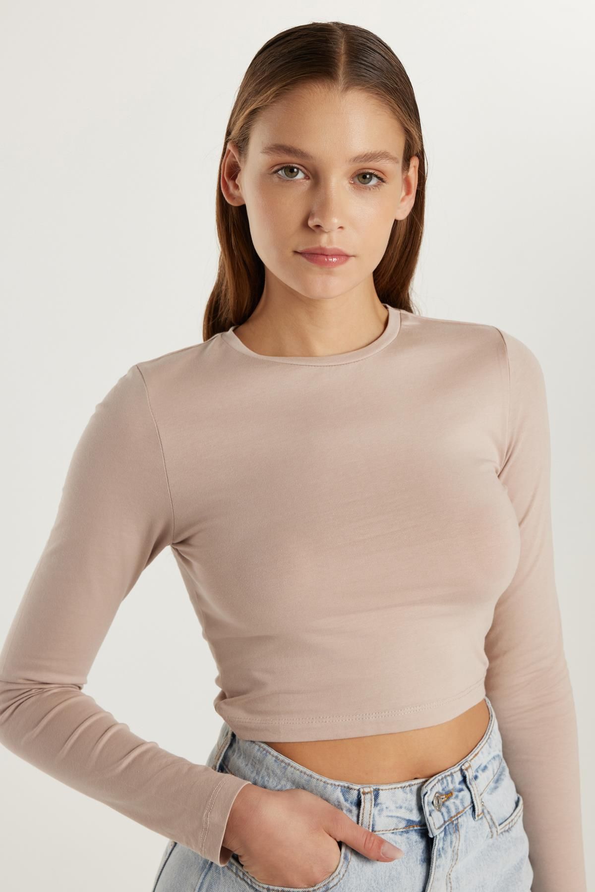 Tudors Kadın Slim Fit Dar Kesim Uzun Kollu Bisiklet Yaka Bej Bluz
