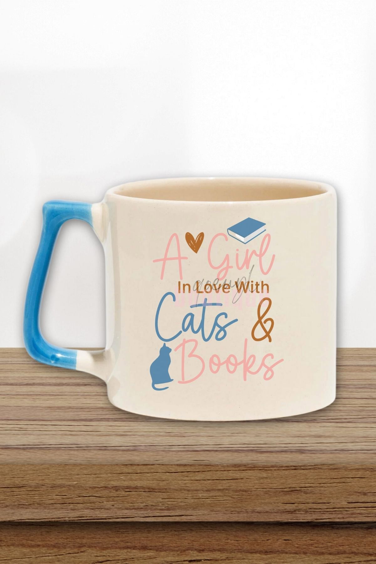 qoeuyl boutique A Girl In Love With Cats & Books Baskılı Kedi Kitap Aşkı Hediyelik Mavi Kulplu Kupa Bardak