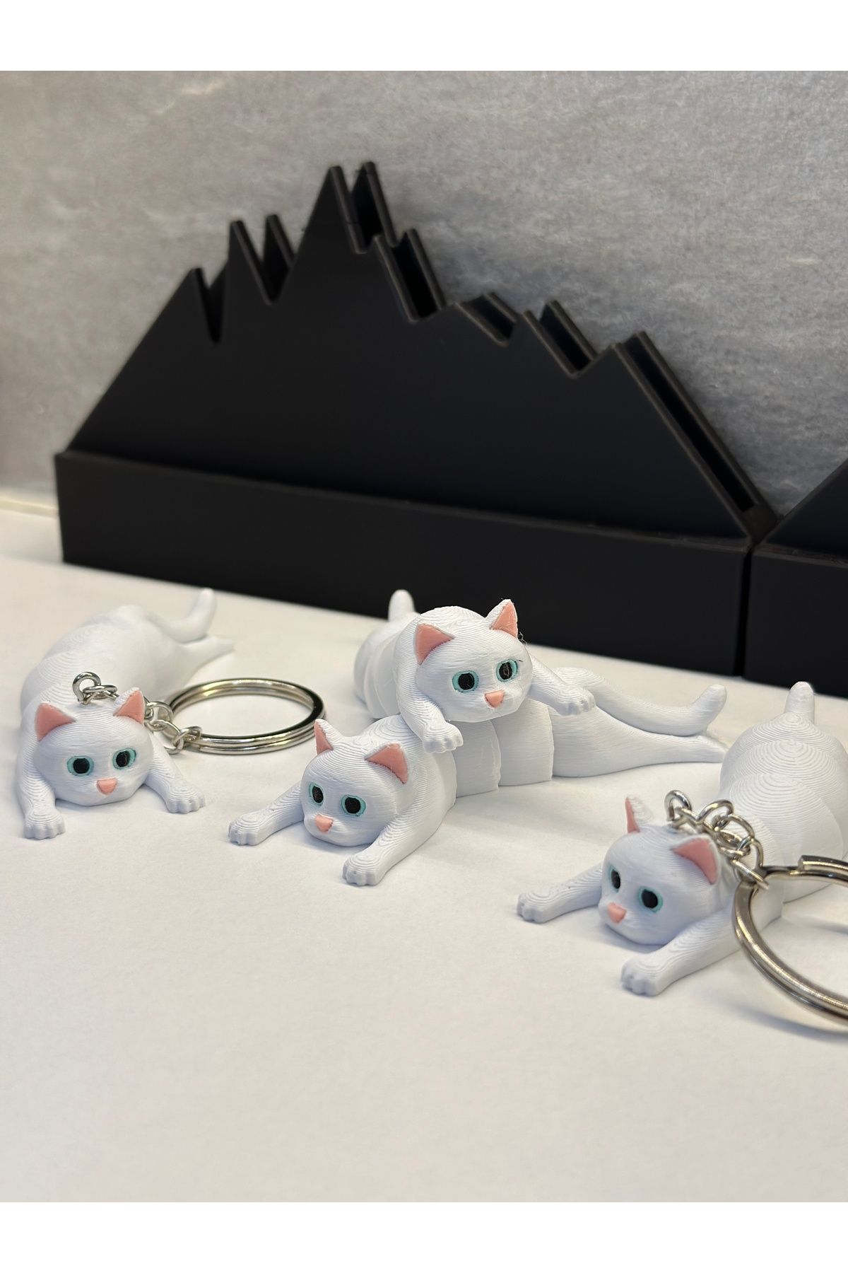 Wuun Store Beyaz Hareketli Sevimli Kedi Anahtarlık