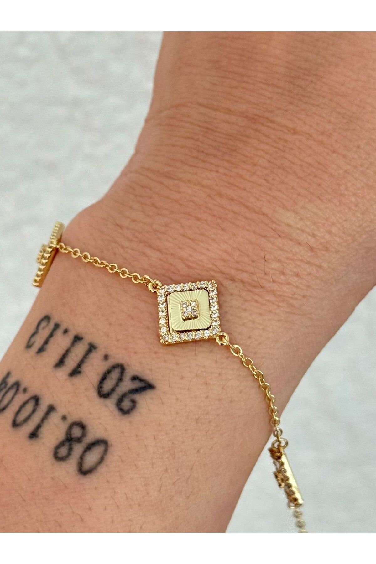 MyladyAccessoriess Zirkon Taş Detay Geometrik Çelik Bileklik