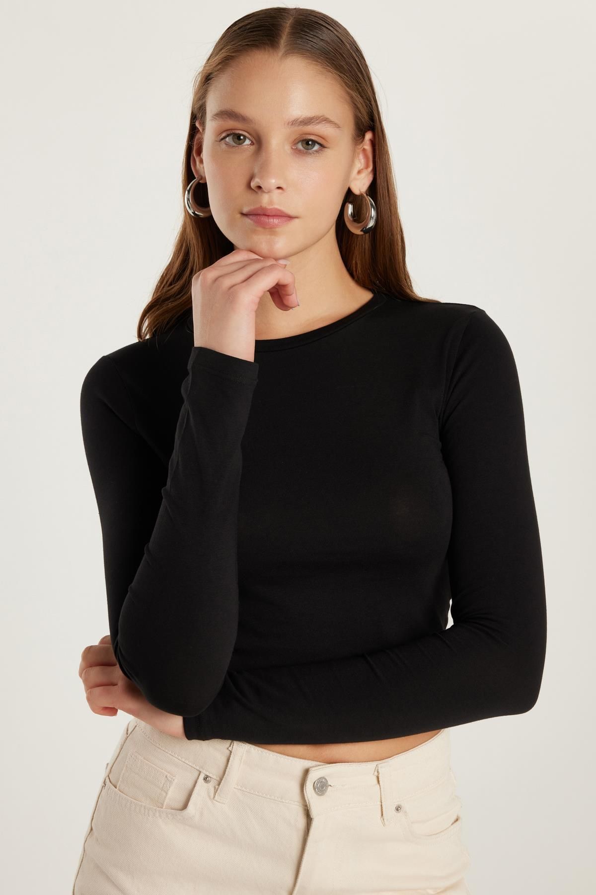 Tudors Kadın Slim Fit Dar Kesim Uzun Kollu Bisiklet Yaka Siyah Bluz