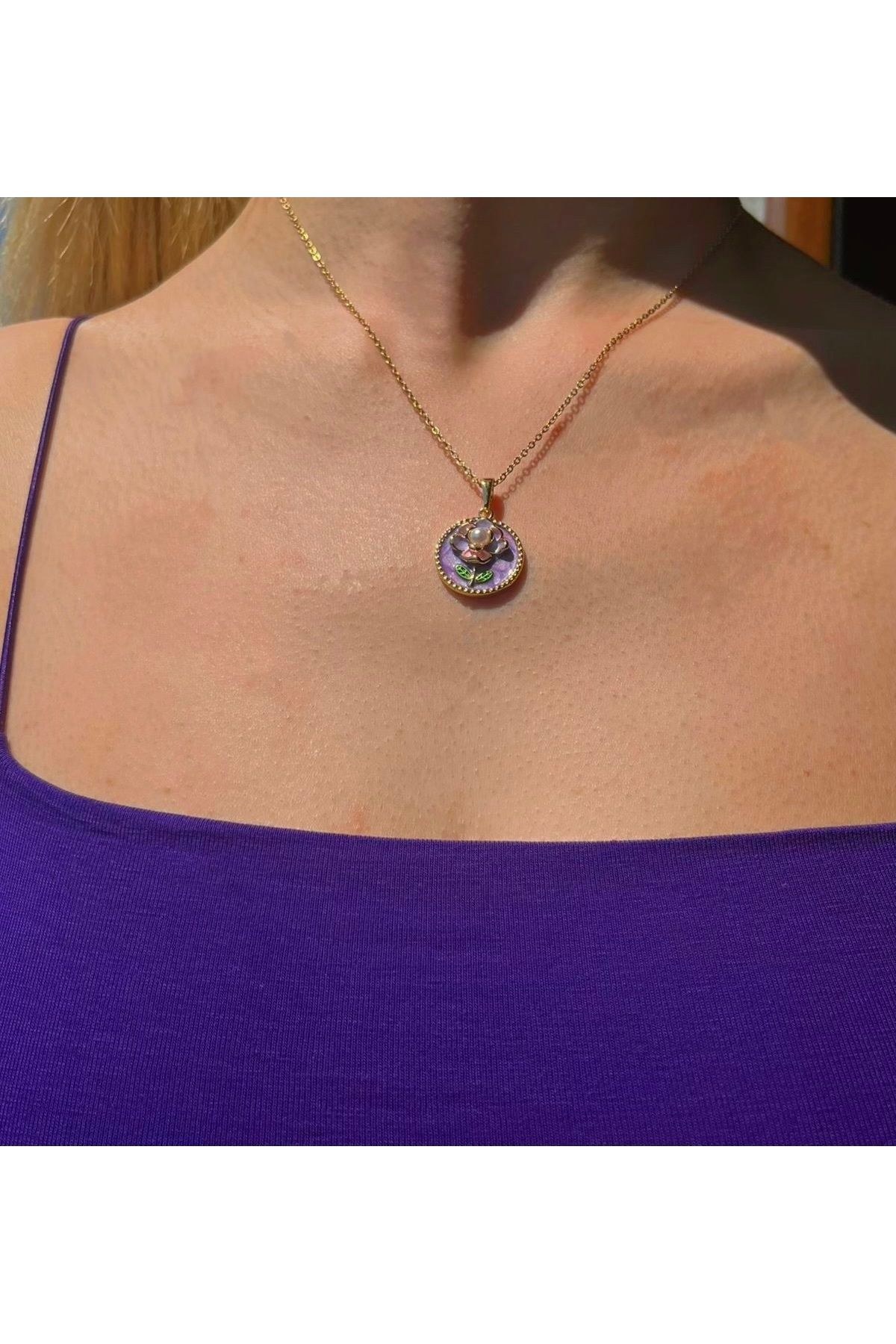 B&E SHİNE JEWERLY “Kararmaz Çelik Retro Çiçekli Kolye”