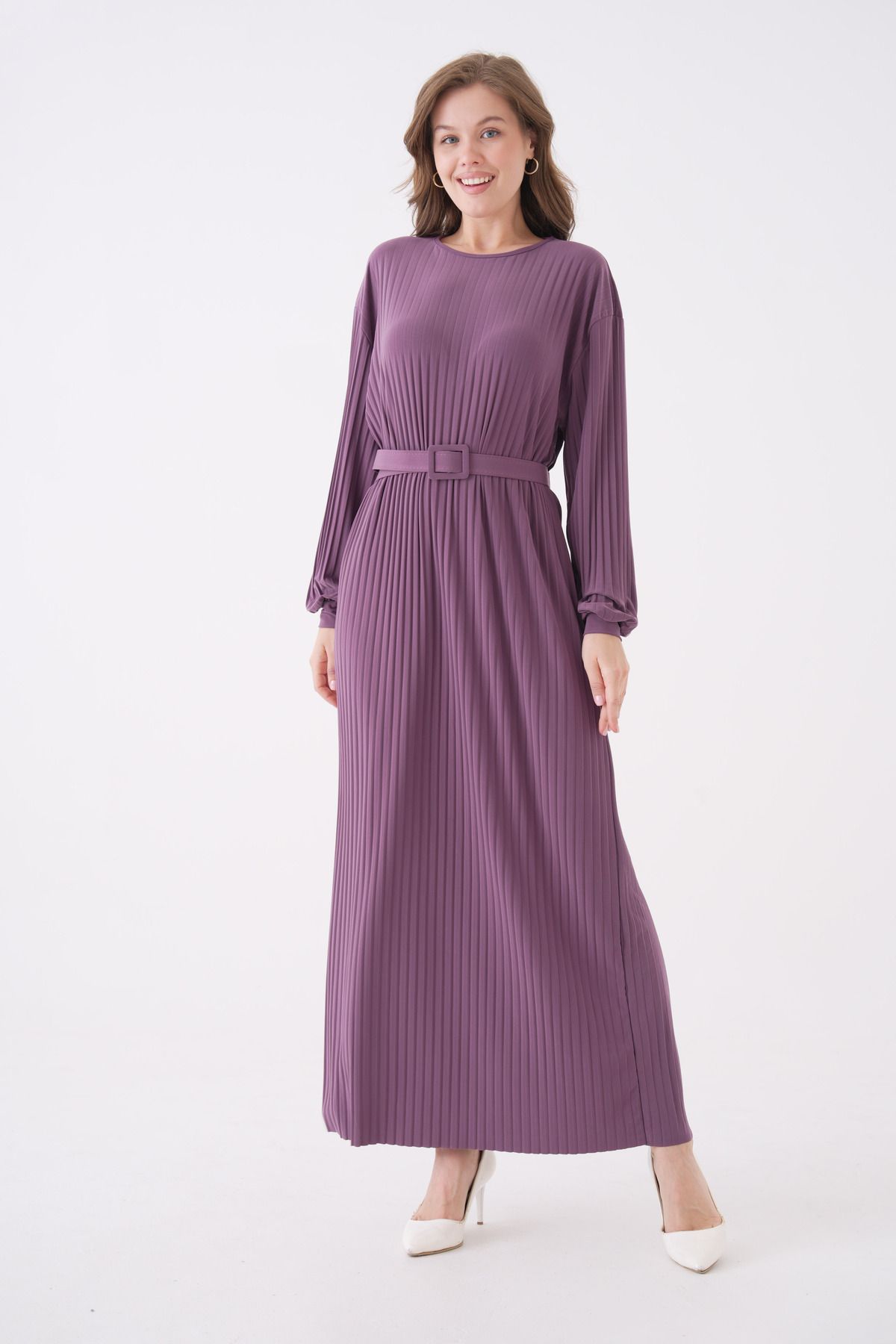 NİSUM MODA KOMPLE PİLİSELİ VE KEMERLİ UZUN ELBİSE