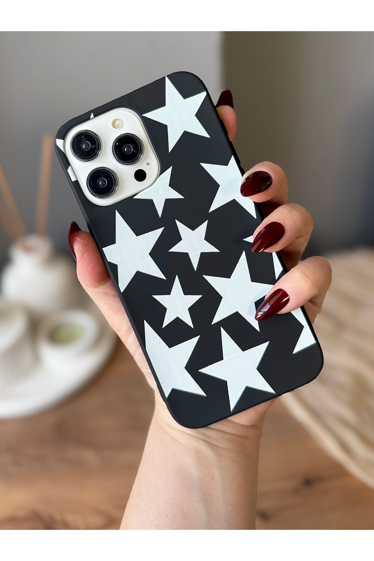 MirazTasarim IPHONE 14 PRO SİYAH/BEYAZ YILDIZ DESENLİ KILIF