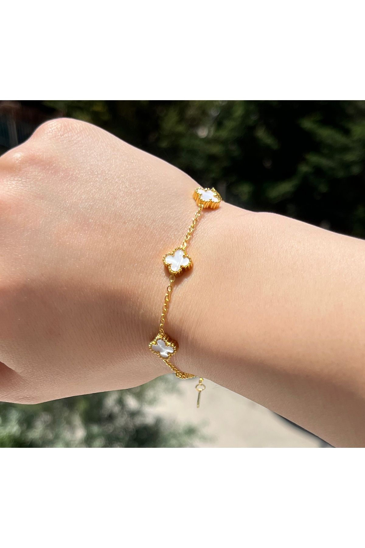 B&E SHİNE JEWERLY “Kararmaz Çelik 5li Yonca Bileklik