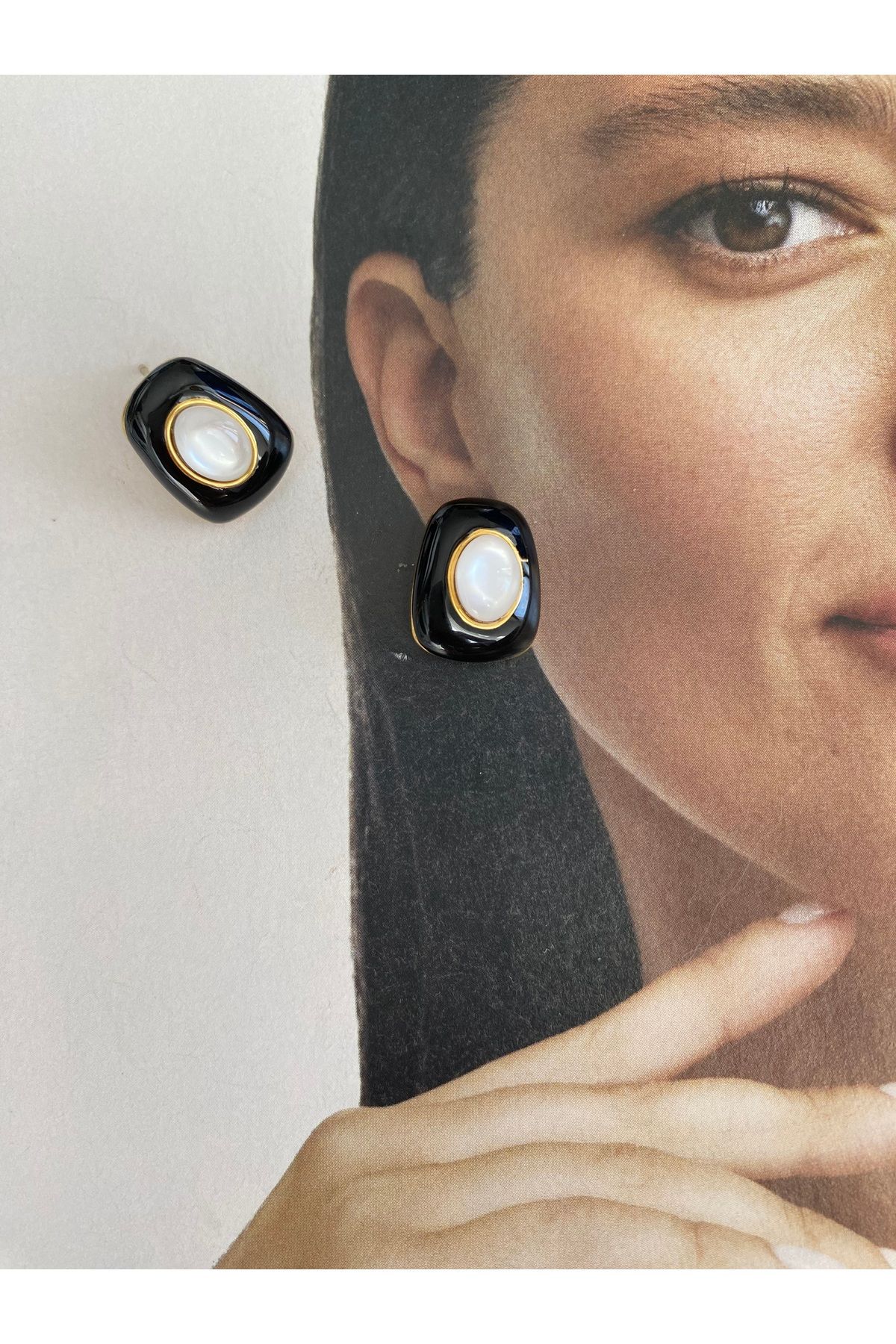 Pinery Jewels Minimal Taşlı Çelik Kararmaz Çelik Kaplama Küpe Çifti