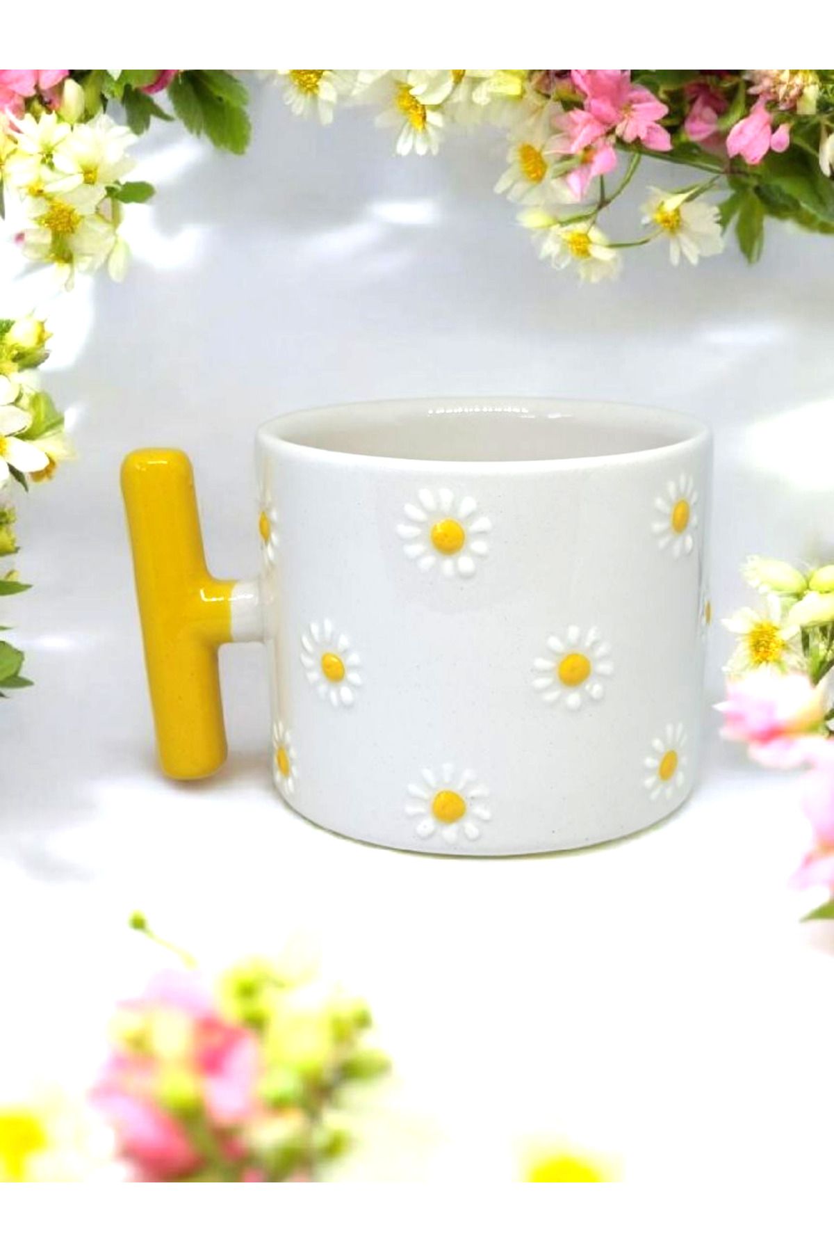 Simge Seramik Papatya Kabartma Desenli Sarı T Kulp El İşi Doğal Seramik Mug Kupa Çay / Cappuccino Fincanı