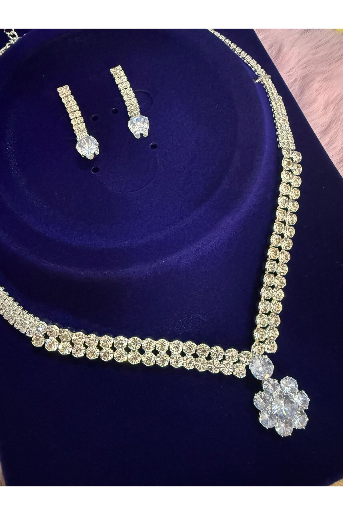 Butik Zirkon Taşlı Gül Model Kolye Küpe Seti Trend