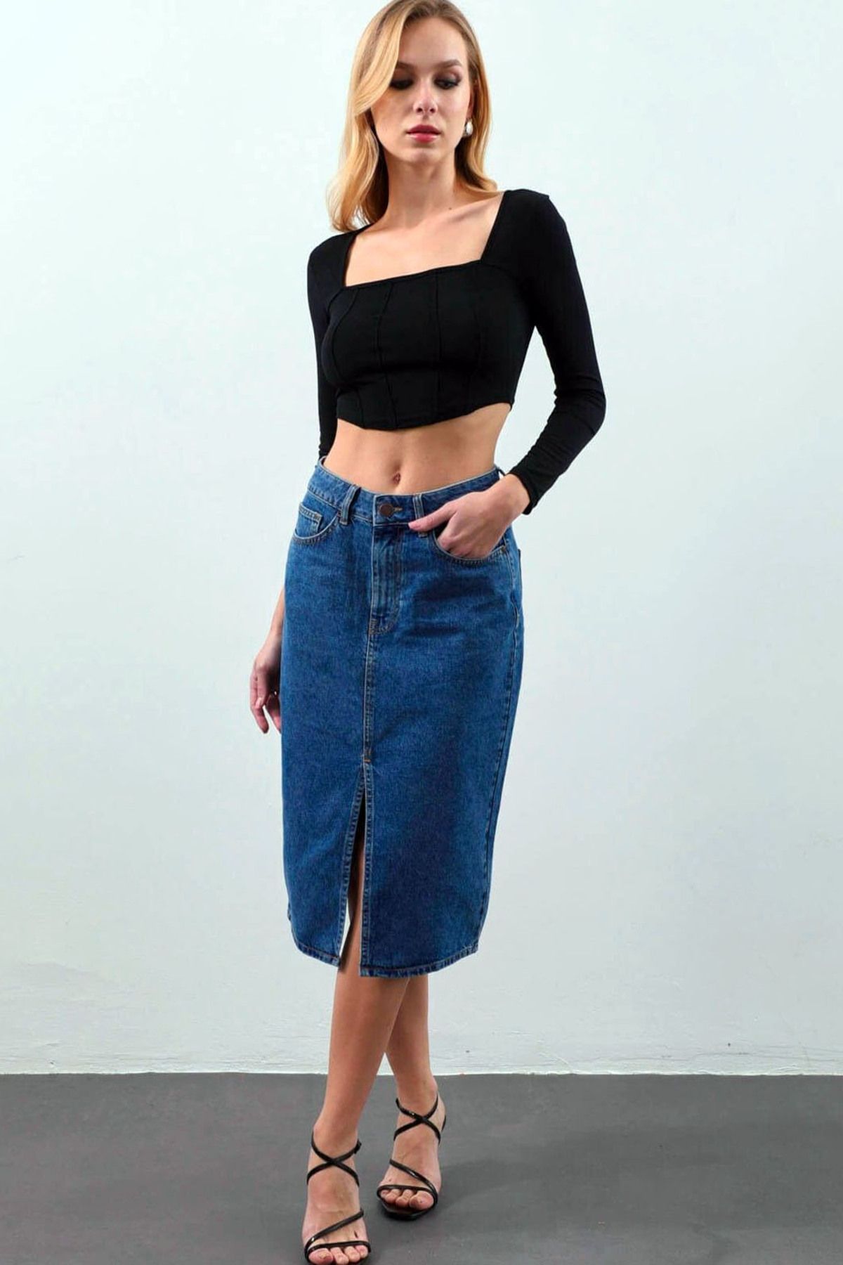 MissThetis Yüksek Bel Düğmeli Çift Cepli Düz Straight Kesim Diz Altı Midi Boy Önü Yırtmaçlı Cool Denim Kot Etek