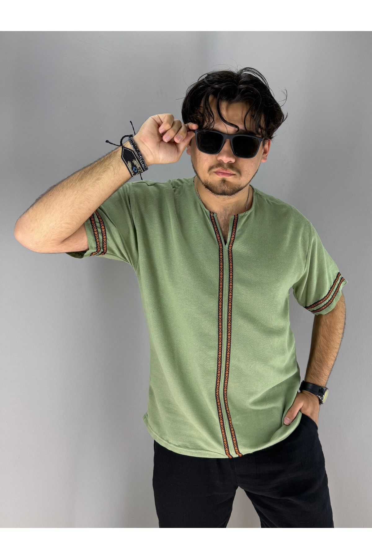 MARESHAL Armut Yaka Pat ve Kol Etnik Detaylı Keten T-Shirt (Haki)