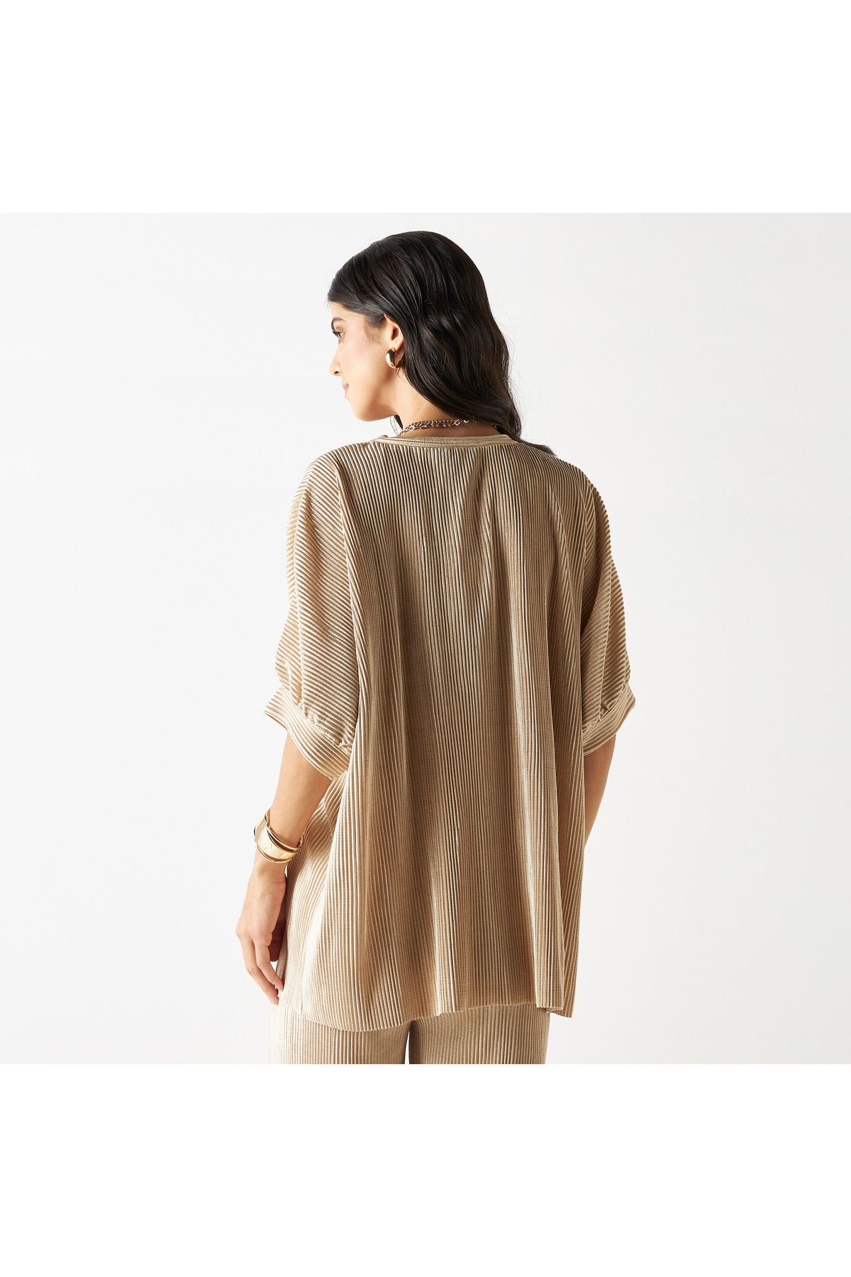 FAV-Textured Lurex Top with V-neck and Extended Sleeves 3