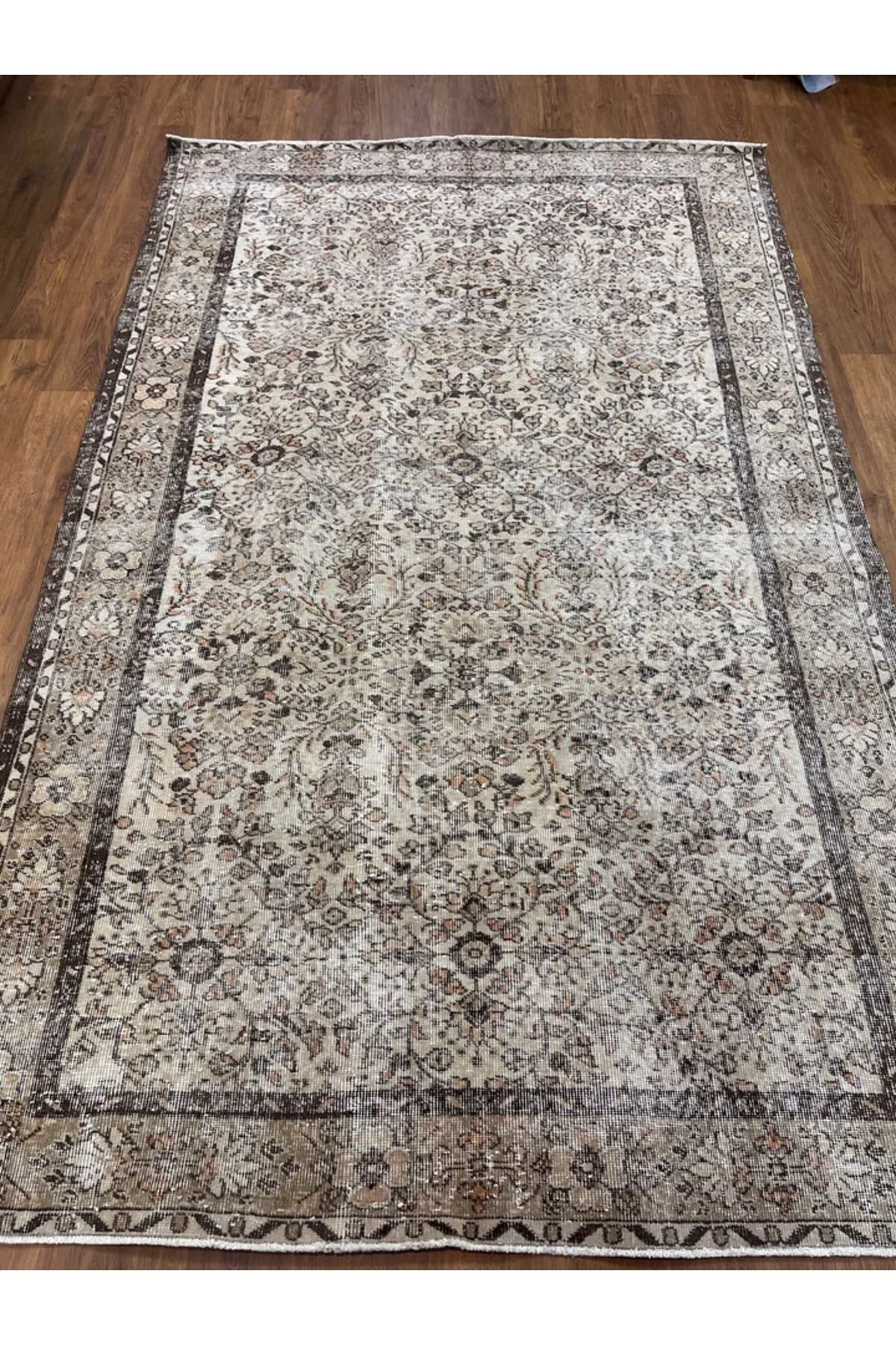 BUGO CONCEPT el dokuma traşlanmış vintage halı 173x278