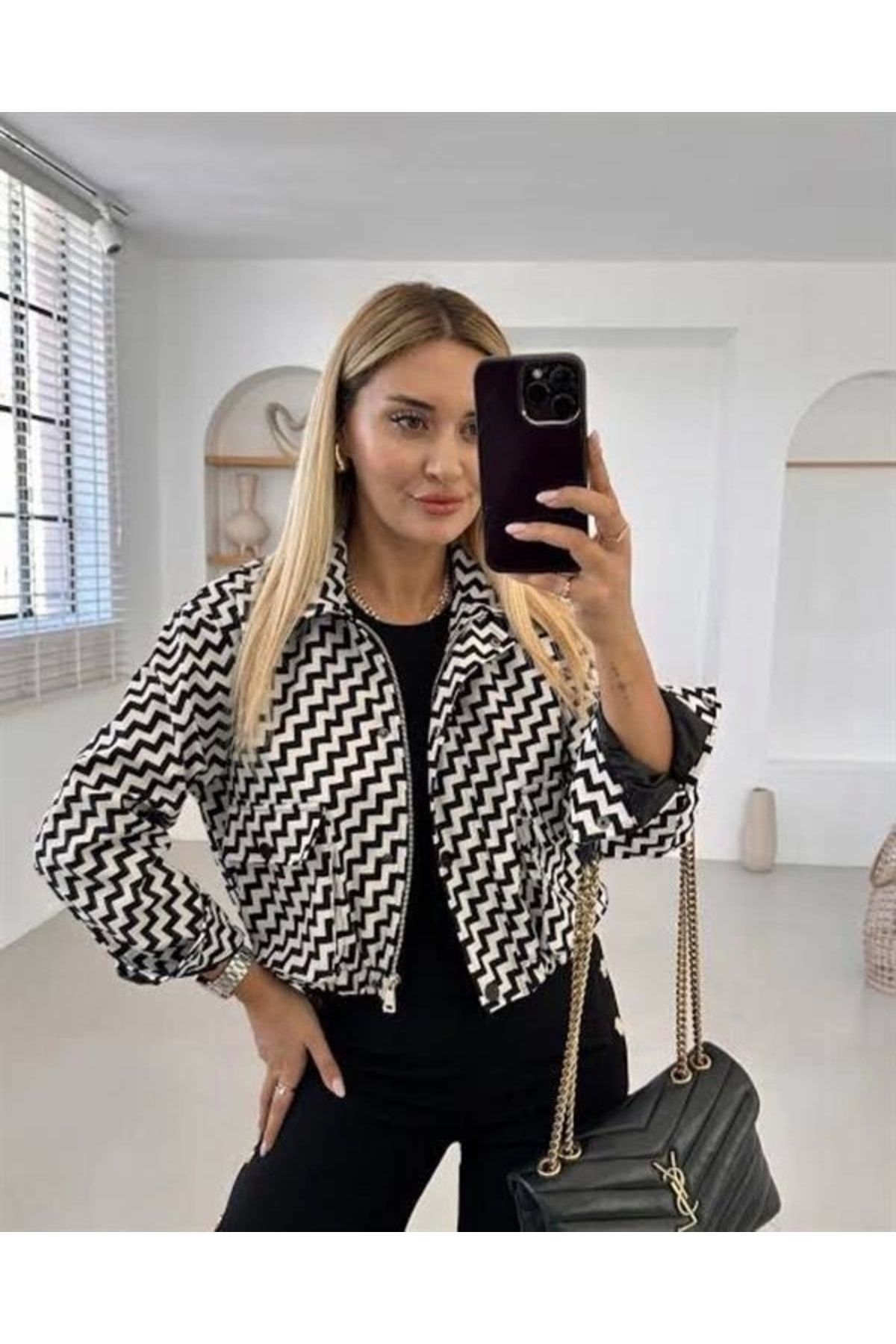 Lale Moda Zigzag Desenli Crop Kadın Ceket