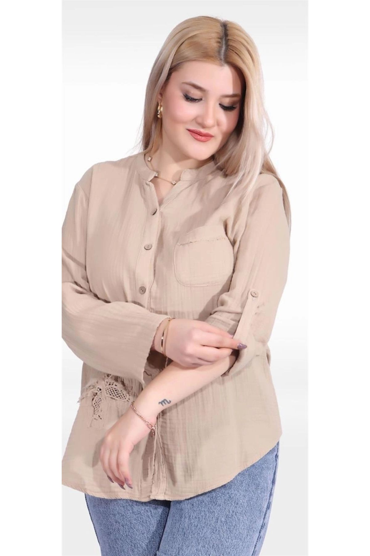 Lale Moda 125005 Kolu Katlanabilir Hakim Yaka Kelebek Detaylı Müslin Kadın Gömlek Bej