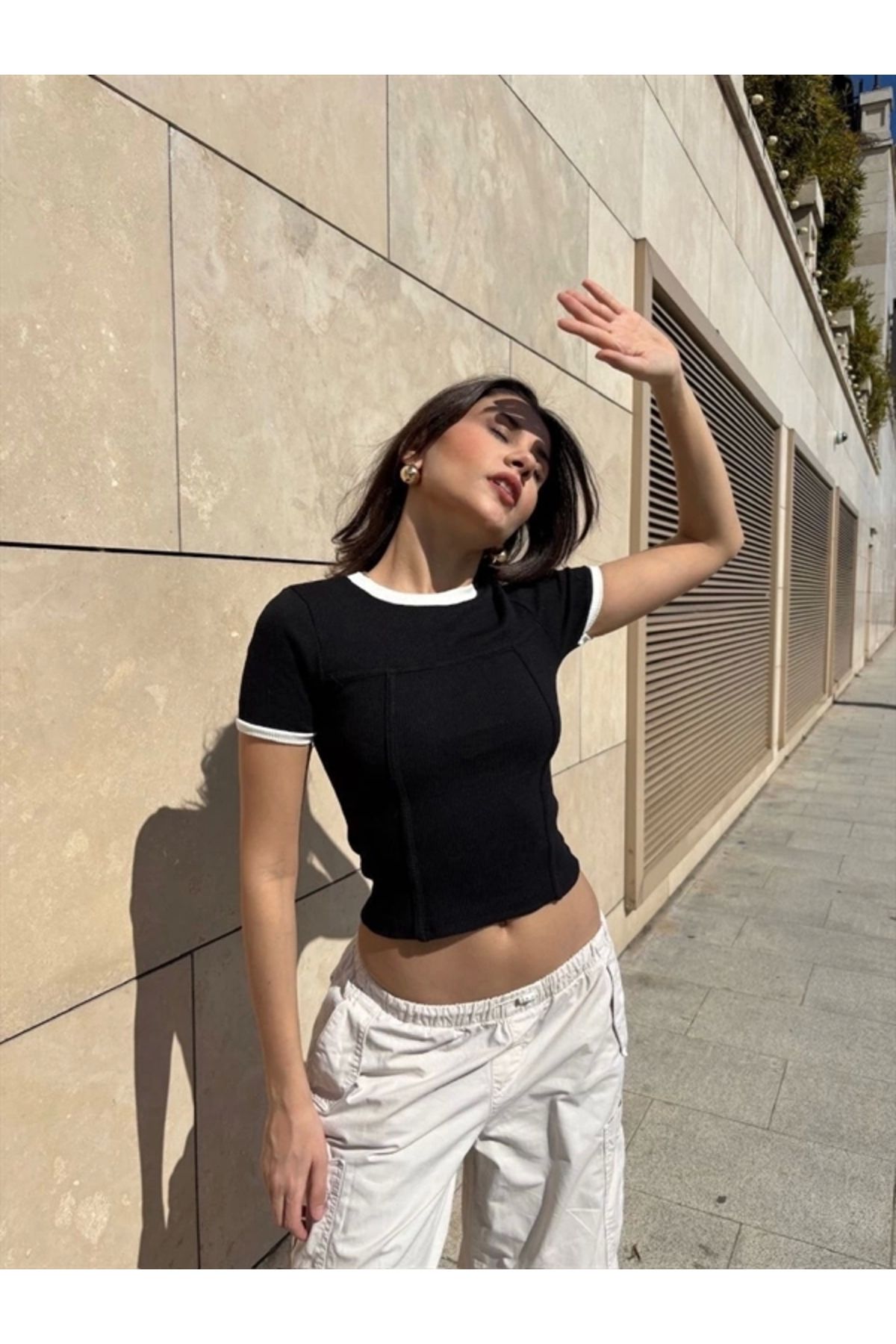 Lale Moda Yaka kol garnili ön parçalı bluz