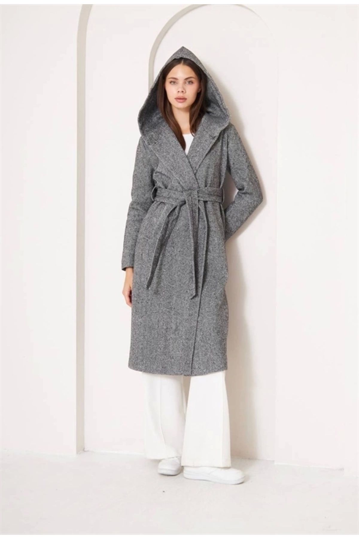 Lale Moda Balıksırtı Kapşonlu Kaşe