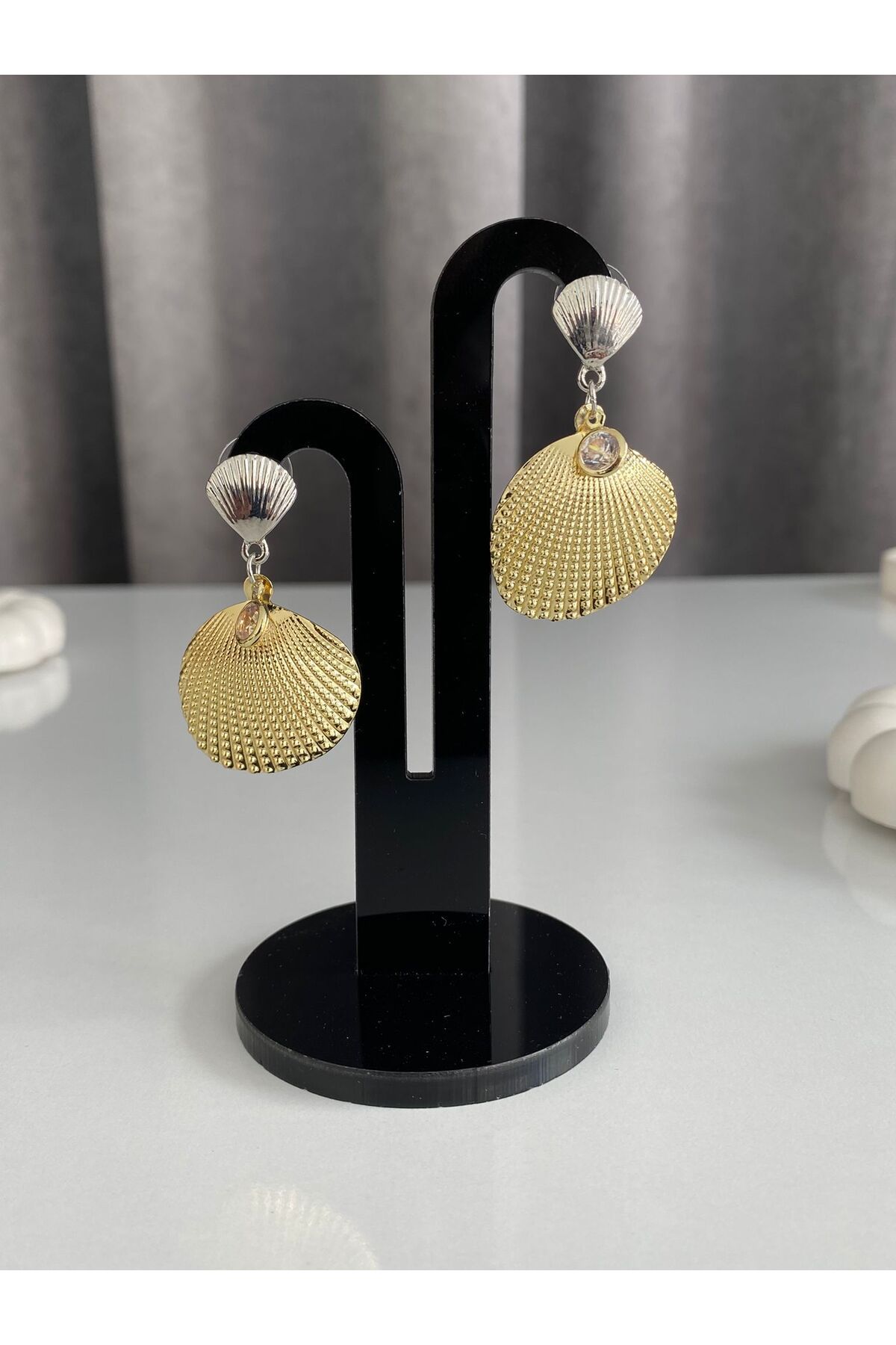 DMR Accessoire gold deniz kabuğu küpe