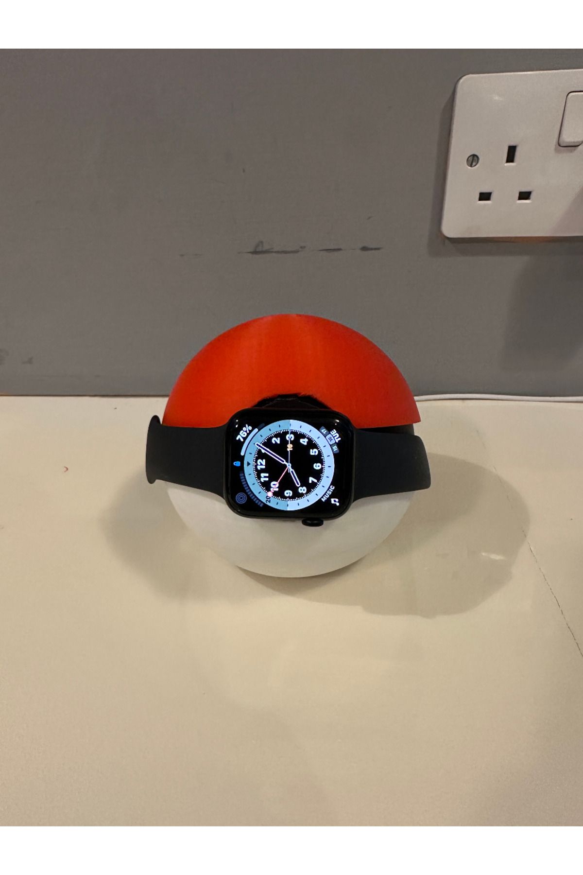 Aaron Boriss Poke Topu Apple watch akıllı saat için kablosuz şarj Standı