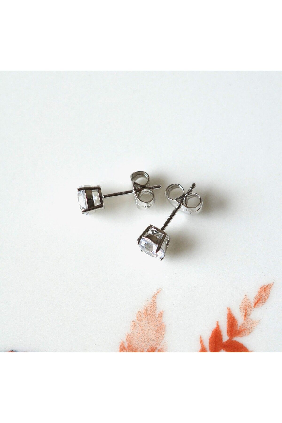 Heppii Gümüş Renk Tektaş Küpe 6 Mm Zirkon Taşlı Rodyumlu