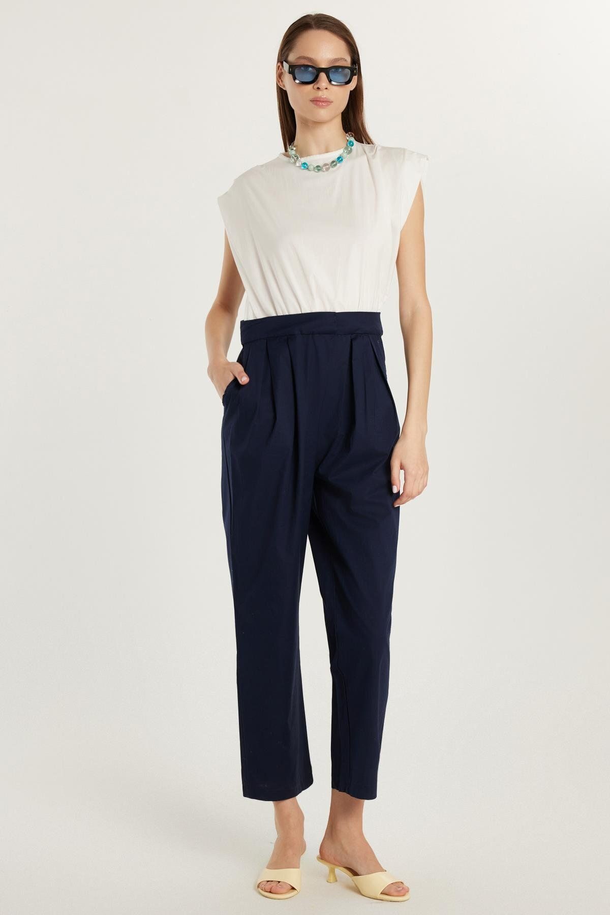 Tudors Kadın Slim Fit Dar Kesim Sıfır Kollu Cepli Bisiklet Yaka Tulum