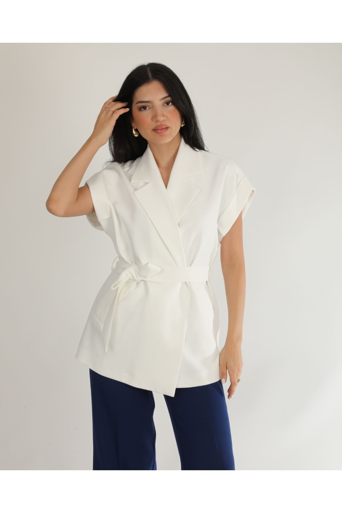 DEQ FASHION Kadın Beyaz Düşük Omuzlu Oversize Kuşaklı Yelek