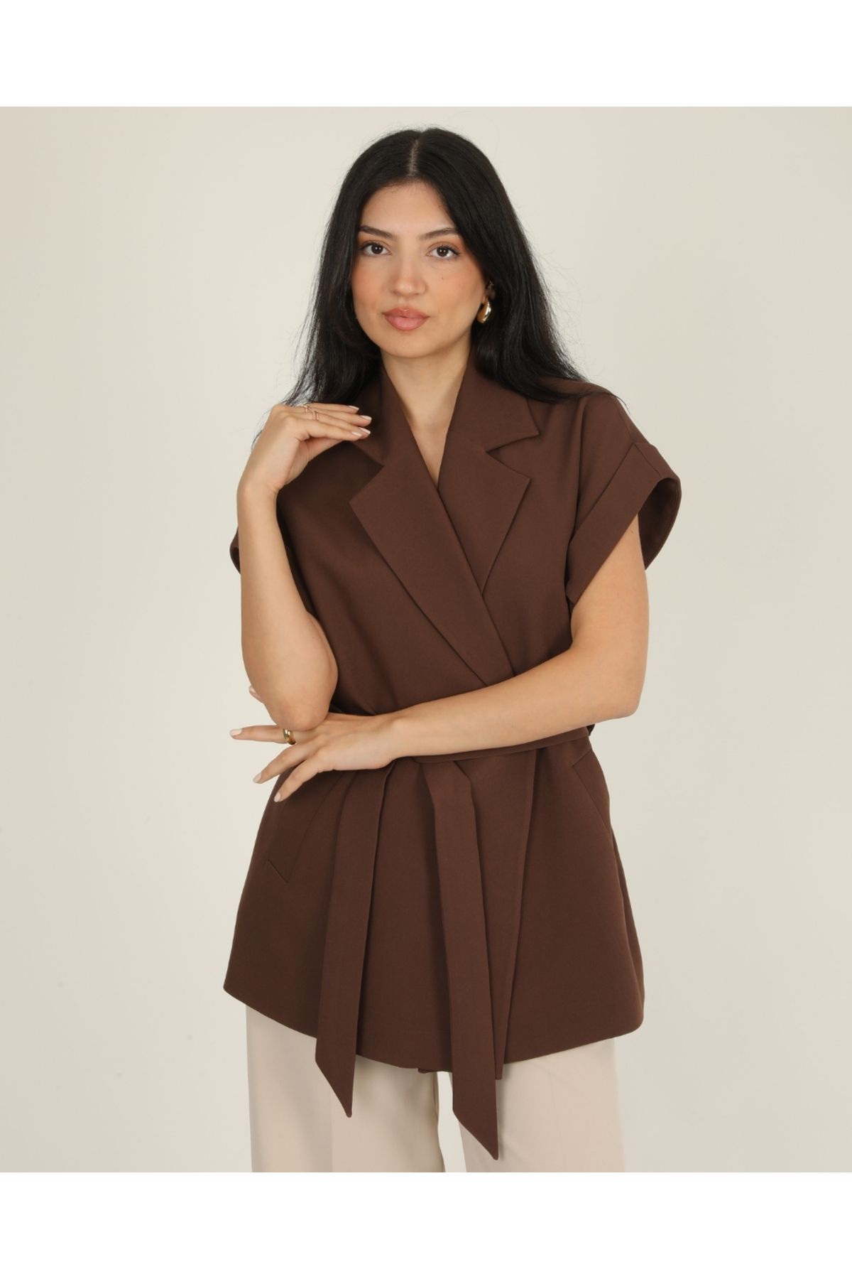 DEQ FASHION Kadın Kahve Rengi Düşük Omuzlu Oversize Kuşaklı Yelek