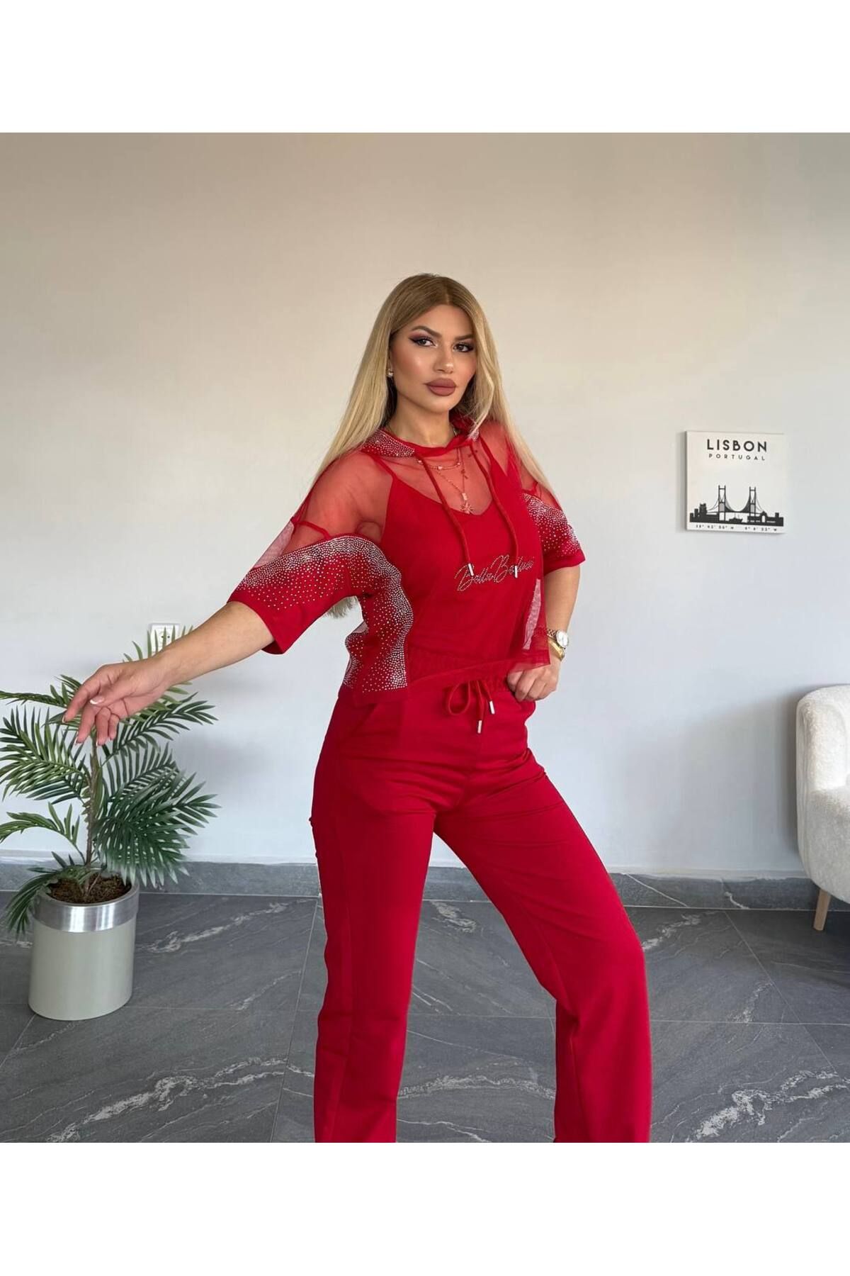 MASAL BUTİK TAŞ DETAYLI SPOR ŞIK ALT ÜST 3’LÜ EŞOFMAN TAKIMI
