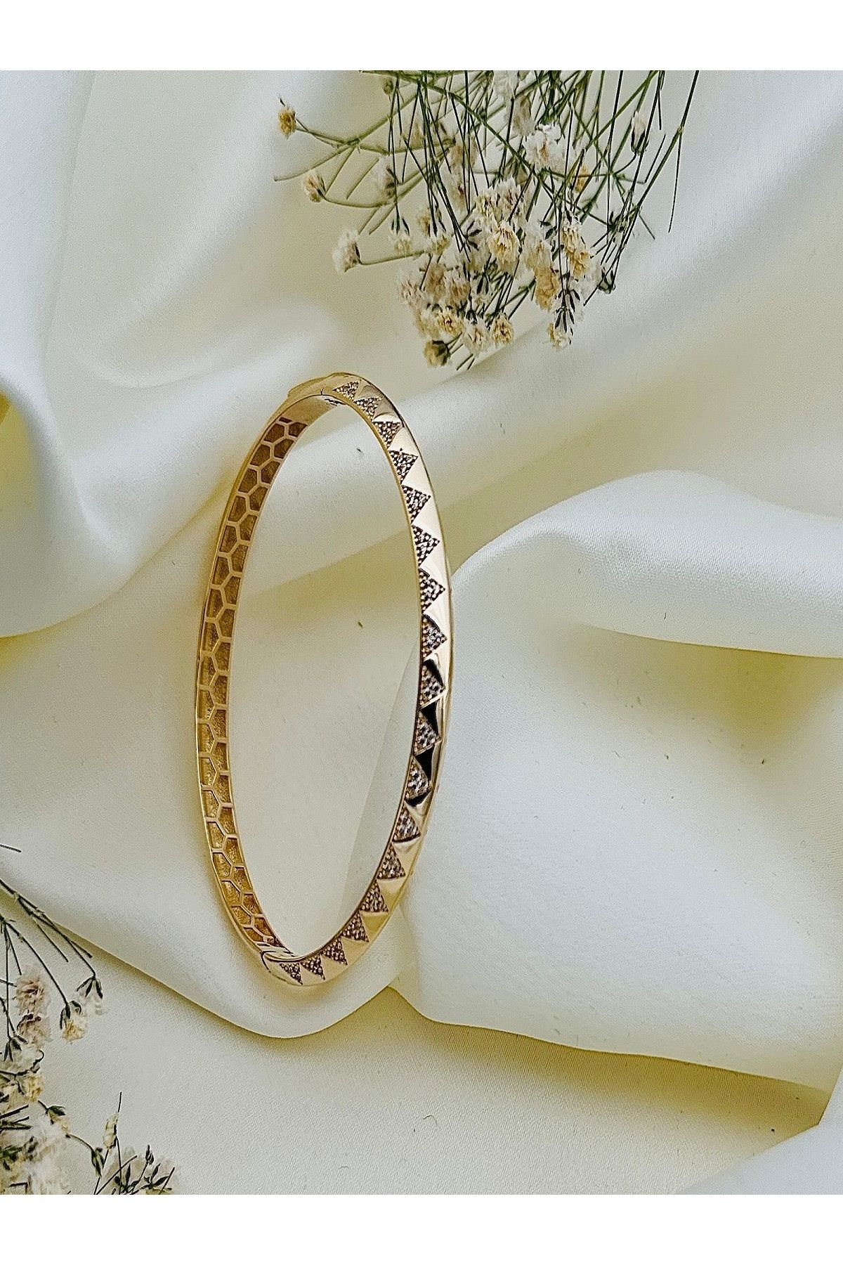 Adel Gold 14 Ayar Kadın Taşlı Bombeli Piramit Model Kelepçe-Bilezik-10,41 GR
