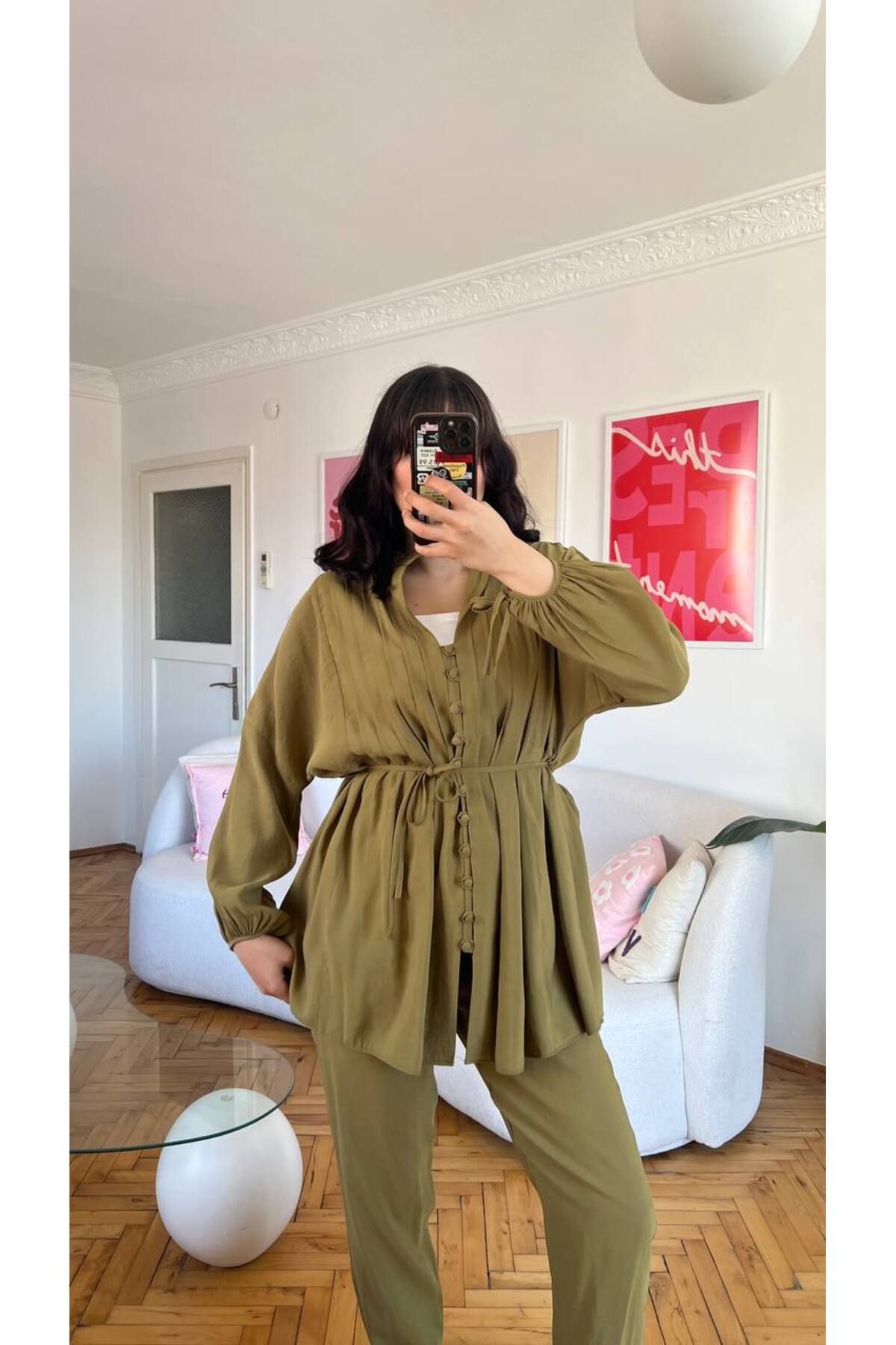 Castivo Fashion Cepli Kuşaklı Piliseli Rahat Kesim 2’li Takım