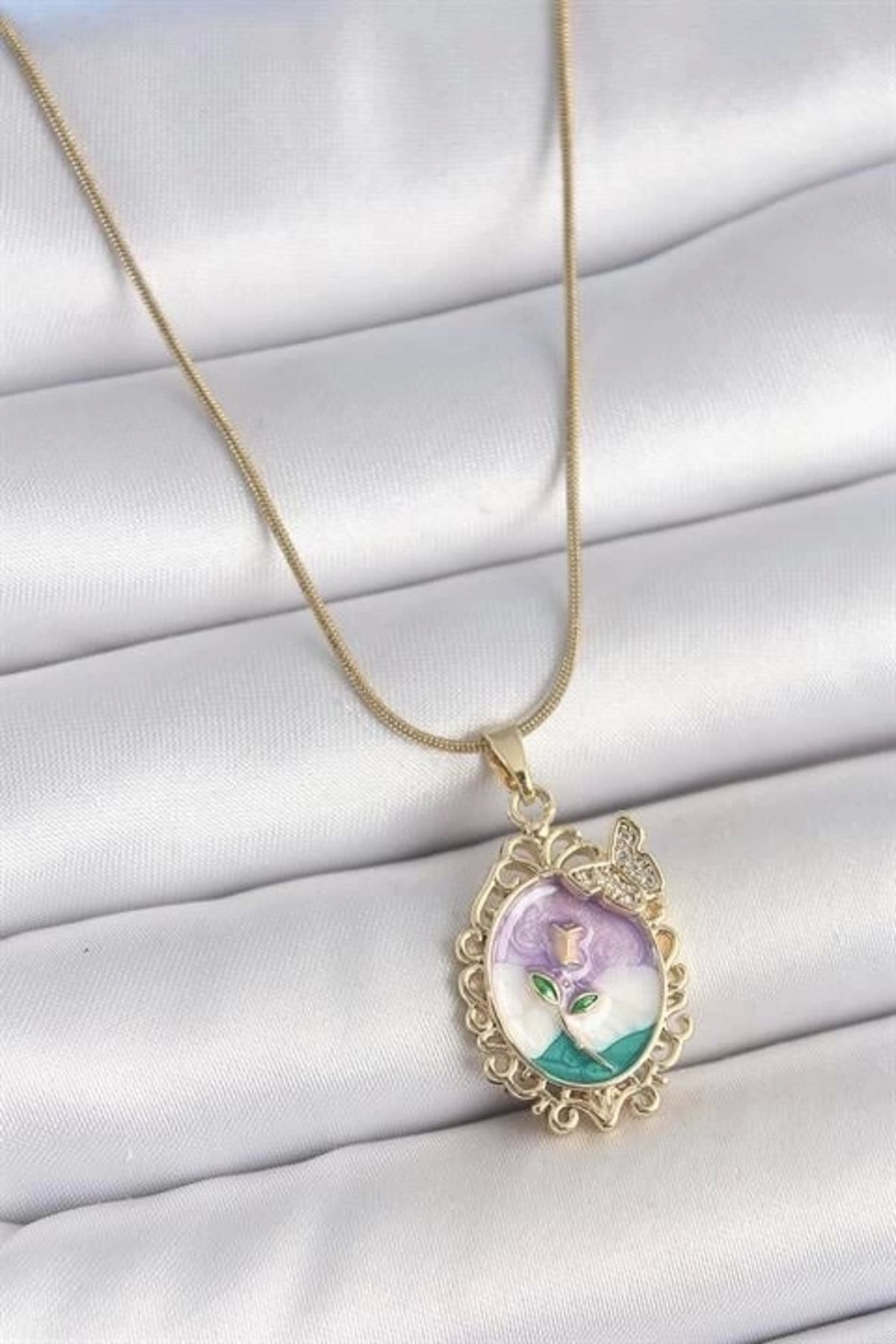 Lale Moda 316L Çelik Gold Renk Zincir Mix Renk Mineli Çiçek İşlemeli Zirkon Taş Detaylı Portre Model Kadın Kol