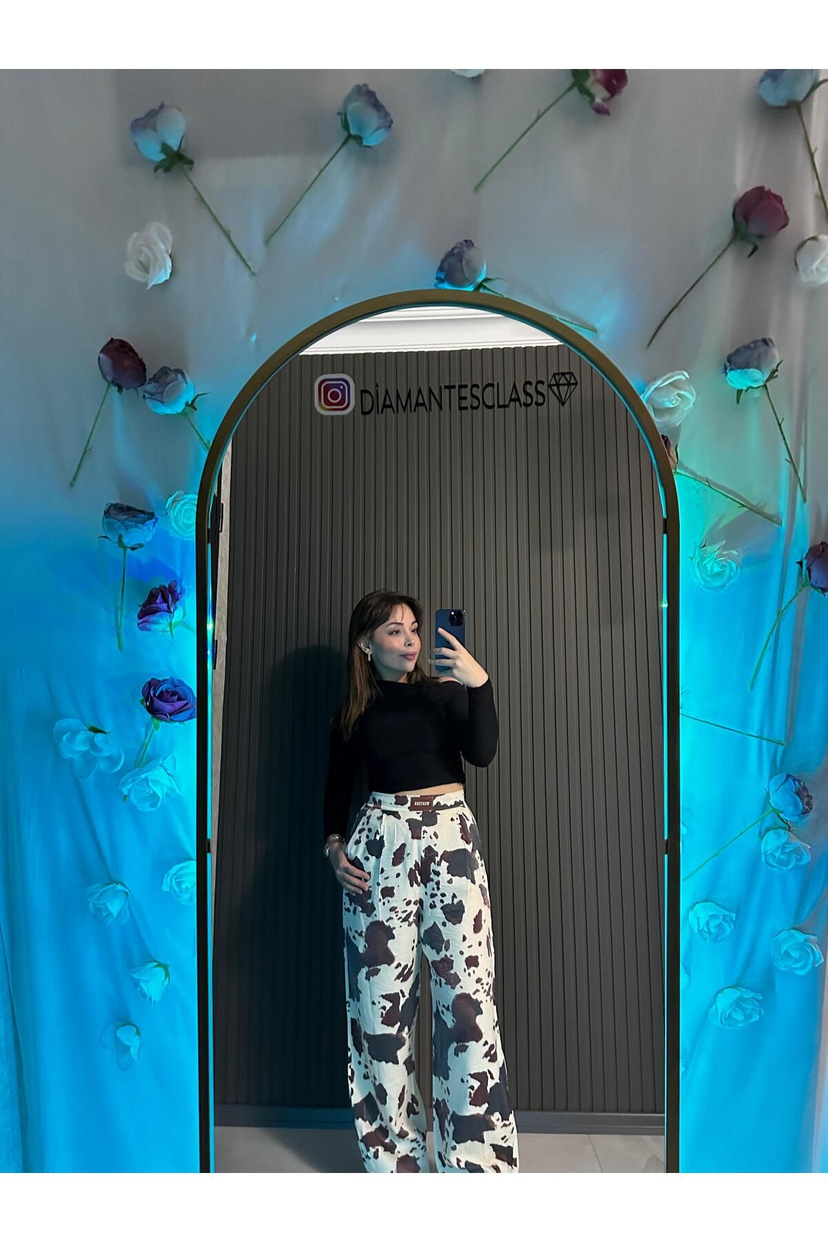 diamantes Etiket detaylı geniş paça pantolon