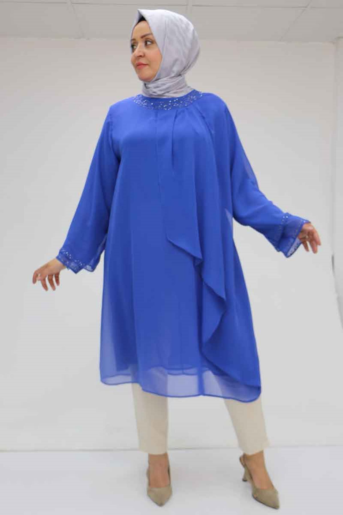 Eslina 58015 Büyük Beden Yakası Taş Detaylı Şifon Tunik - Saks