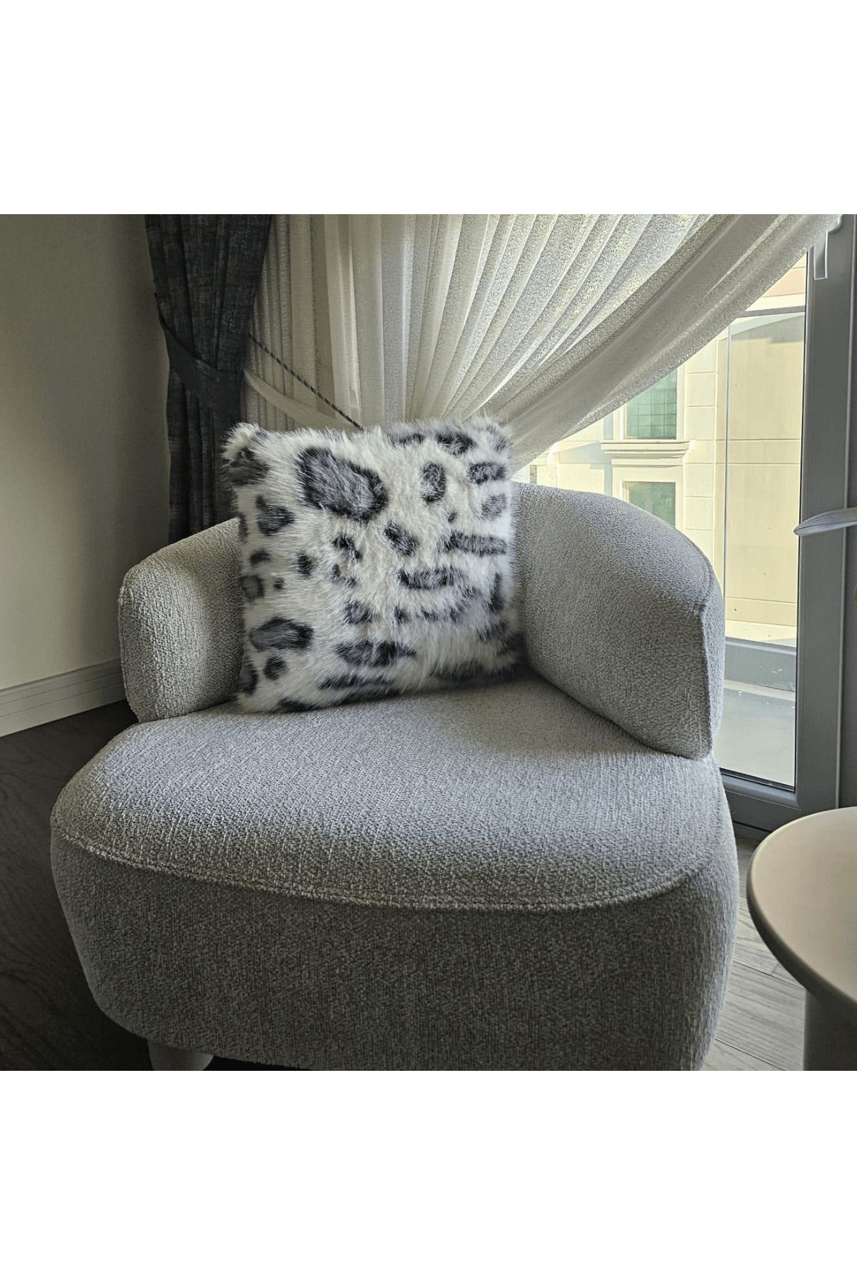Comfy Sloth Siyah/Beyaz Peluş Kırlent Kılıfı - VELORA