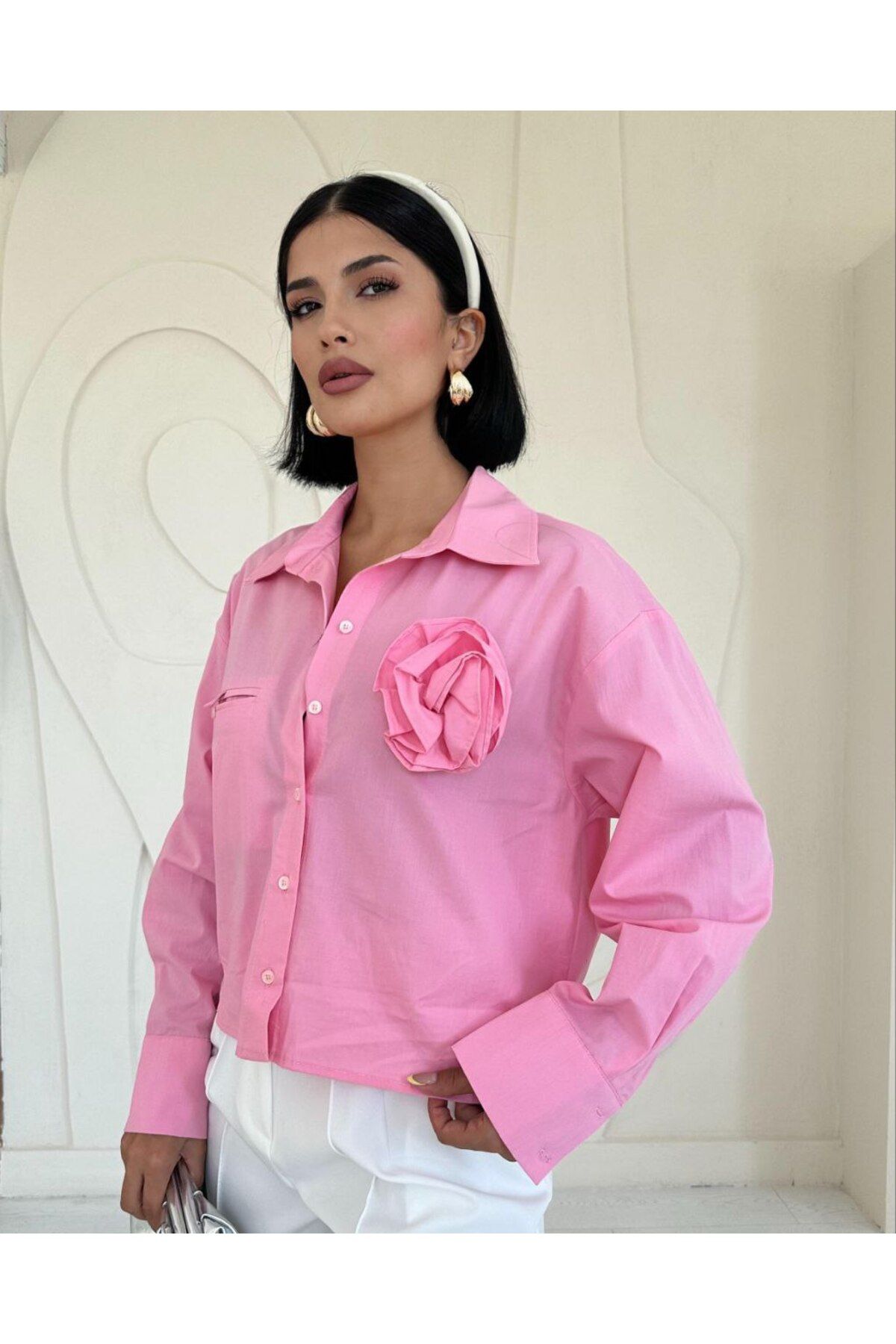 Castivo Fashion Vera Gül Aplikeli Kısa Gömlek