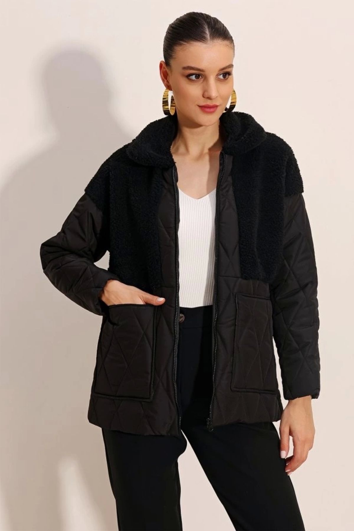 Kaplan 5182 Peluş Detaylı Oversize Şişme Mont - Siyah