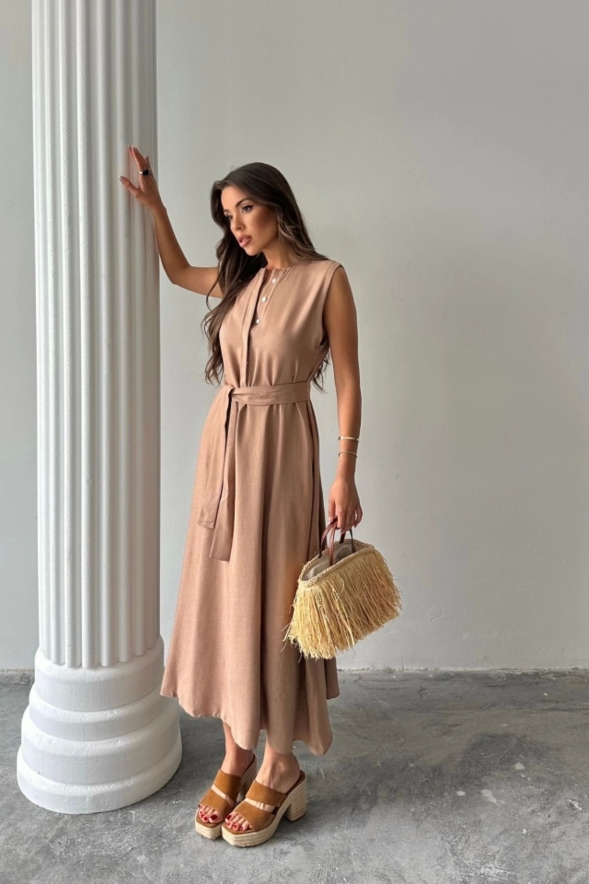 Butik KETEN ELBİSE KOLSUZ BEL BAĞLAMALI MAXİ ELBİSE - Kahverengi